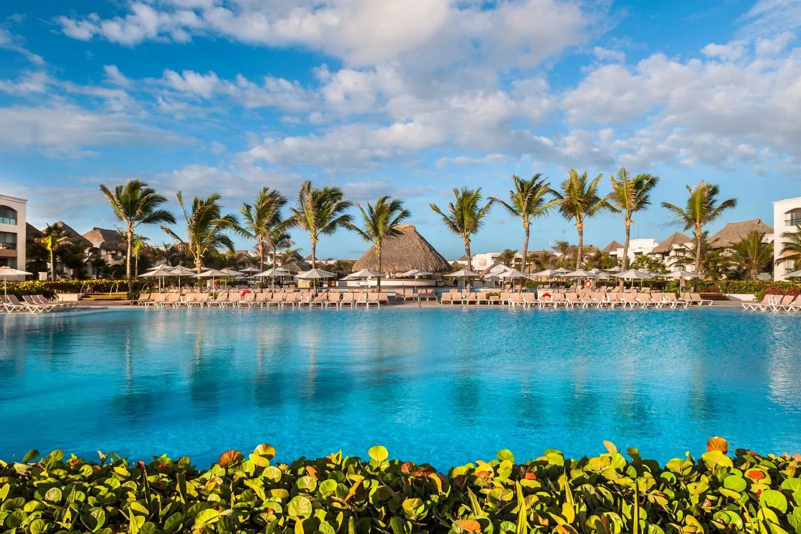 Hard Rock Hotels All-Inclusive: Amplify Your Family Adventure with Rockstar Luxury