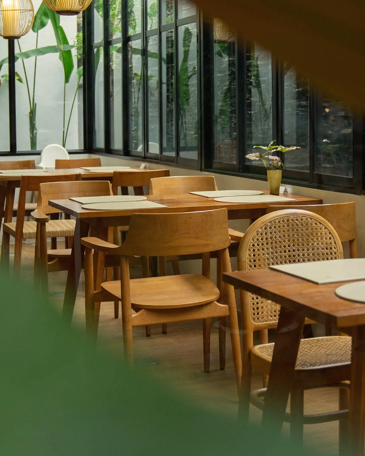 At #TheMotifsEcoHotel, we believe comfort doesn’t have to come at the cost of the planet. We also make sure every nook and cranny finds its balance between being well crafted and responsible.
.
สบายกายต้องไม่ทำให้โลกไม่สบายใจ ทุกมุมของ The Moti