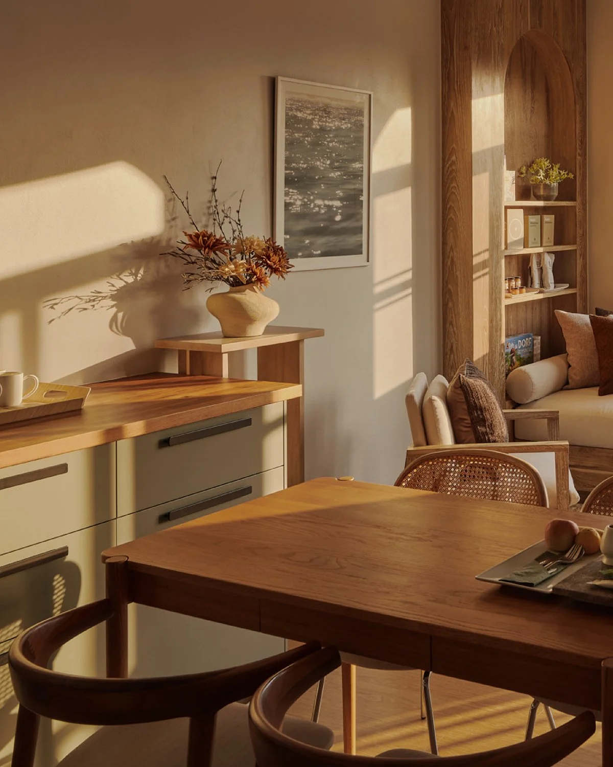'𝑮𝒓𝒆𝒆𝒏 𝑭𝒂𝒎𝒊𝒍𝒚 𝑺𝒖𝒊𝒕𝒆' is all about the luxury of slow living. At #TheMotifsEcoHotel, we believe that the best way to reconnect is through a space that feels less like a hotel and more like a home. Designed with a palette of calm colors