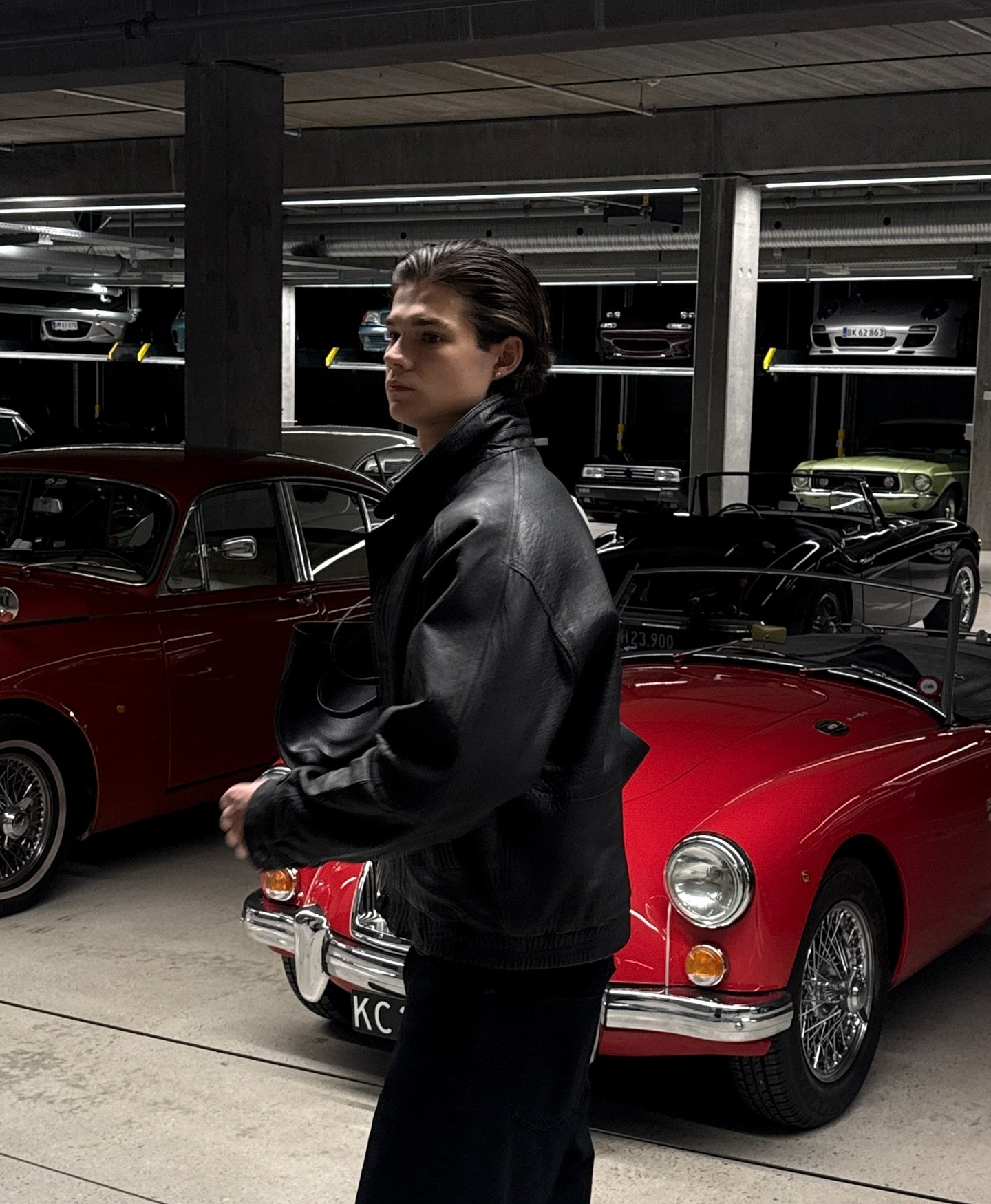 Fra &lsquo;Bugatti Talk&rsquo; med Bugattis Chief Exterior Designer hos @classiccarhousedenmark 🏎️🛞

📸 @lucathiessenfitzwilliams @jonathanlassesen &amp; @william.levin