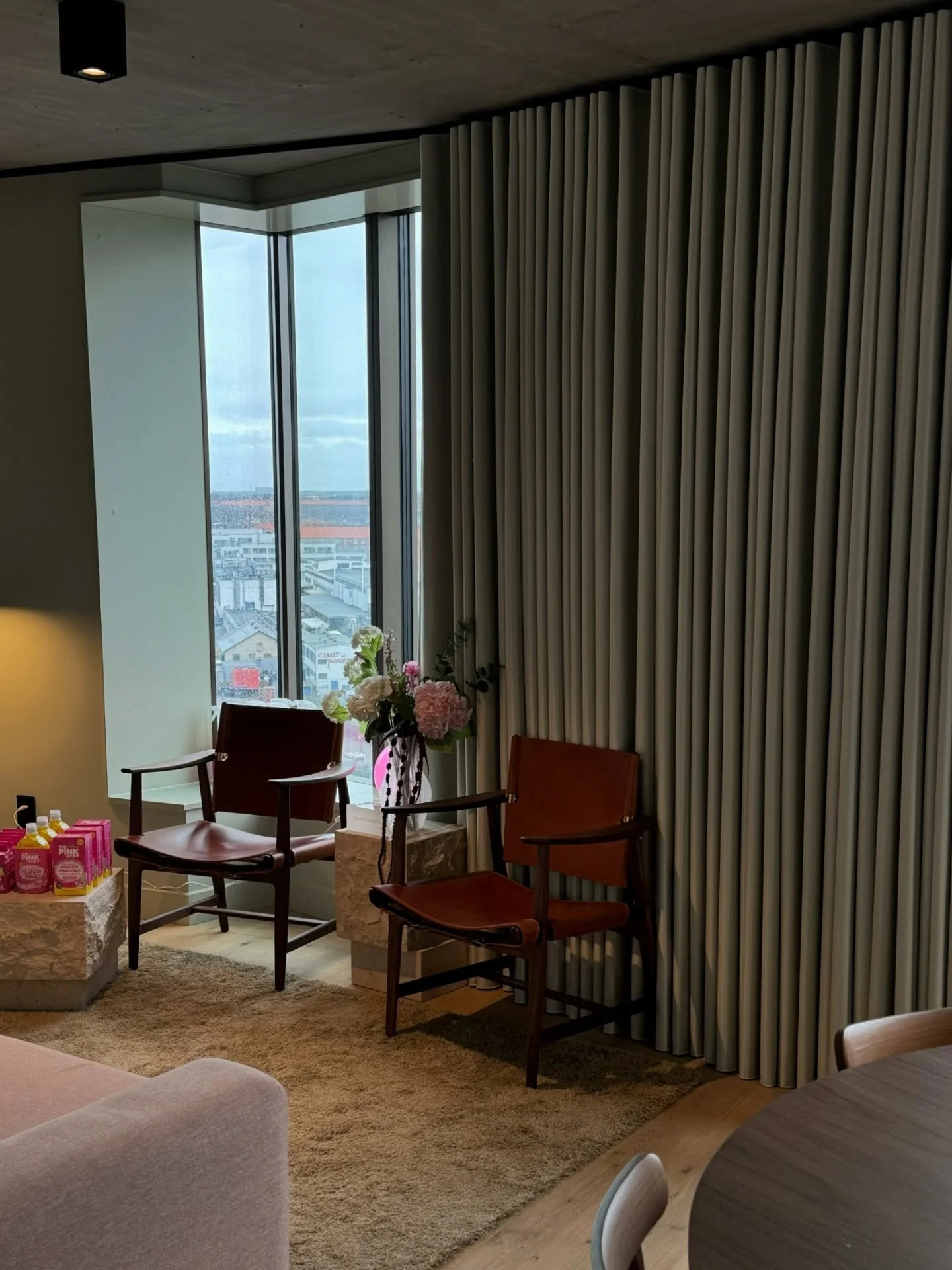 THE POWER OF PINK 🩷

I g&aring;r havde vi den hyggeligste formiddag til event med @thepinkstuffdenmark 🫧
Vi startede dagen med pink morgenmad og masser af god energi. Pink Stuff&rsquo;s brandambassad&oslash;r @cleanwithsee lavede live demonstration