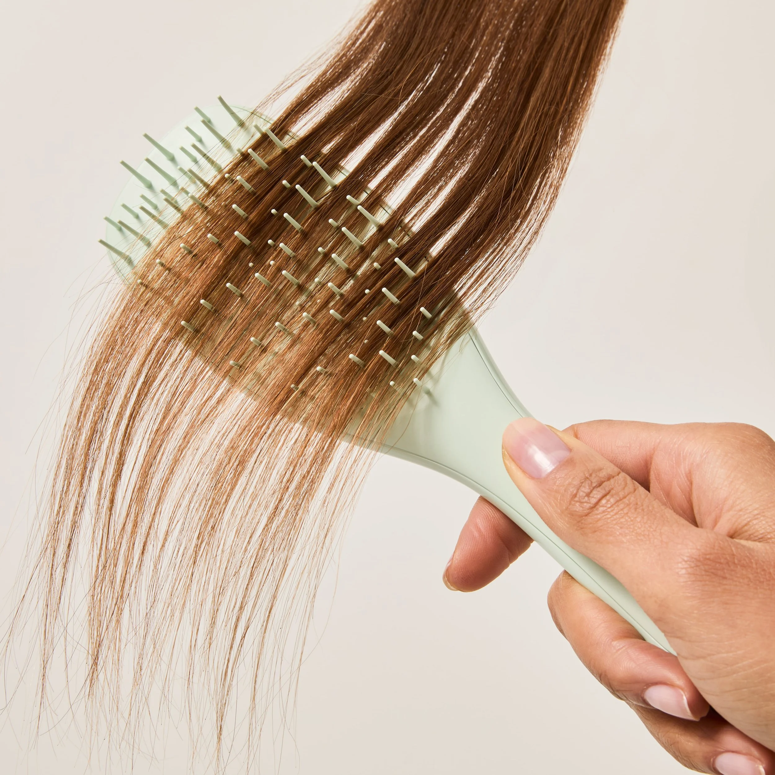 SHOT_02A_HAIR_EUCALYPTUS_TT_EXTRA_GENTLE_1x1-min.jpg