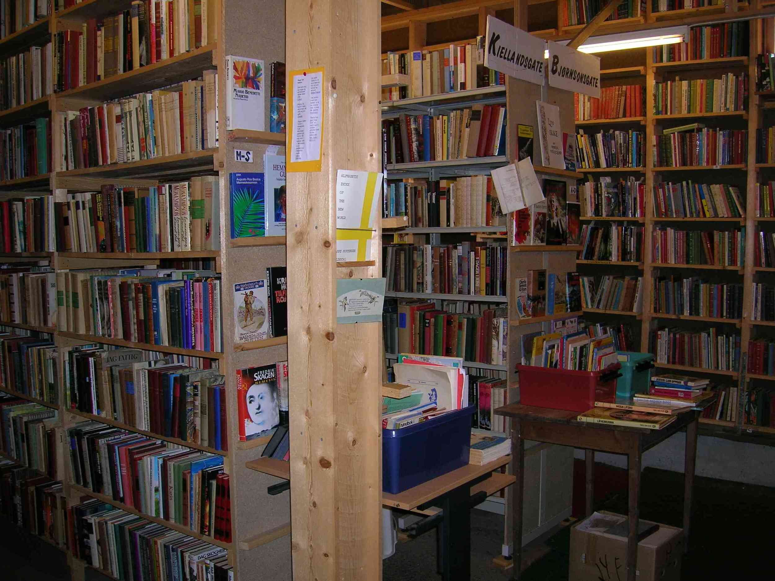 Boknatti laurdag 22. juni