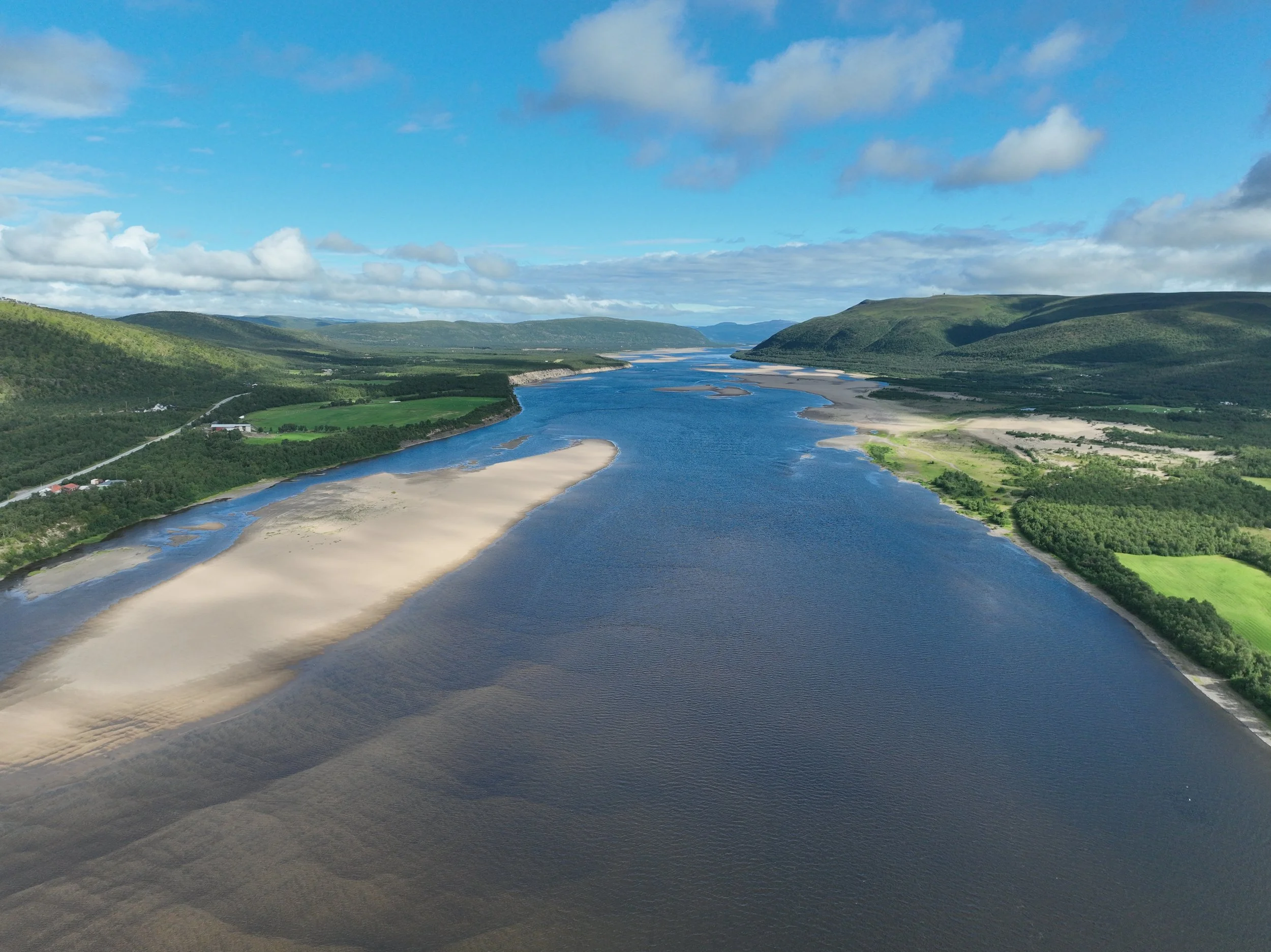 Welcome to the presentation of results and discussion on the use of traditional and local knowledge about salmon in research on the Tana River Basin. 