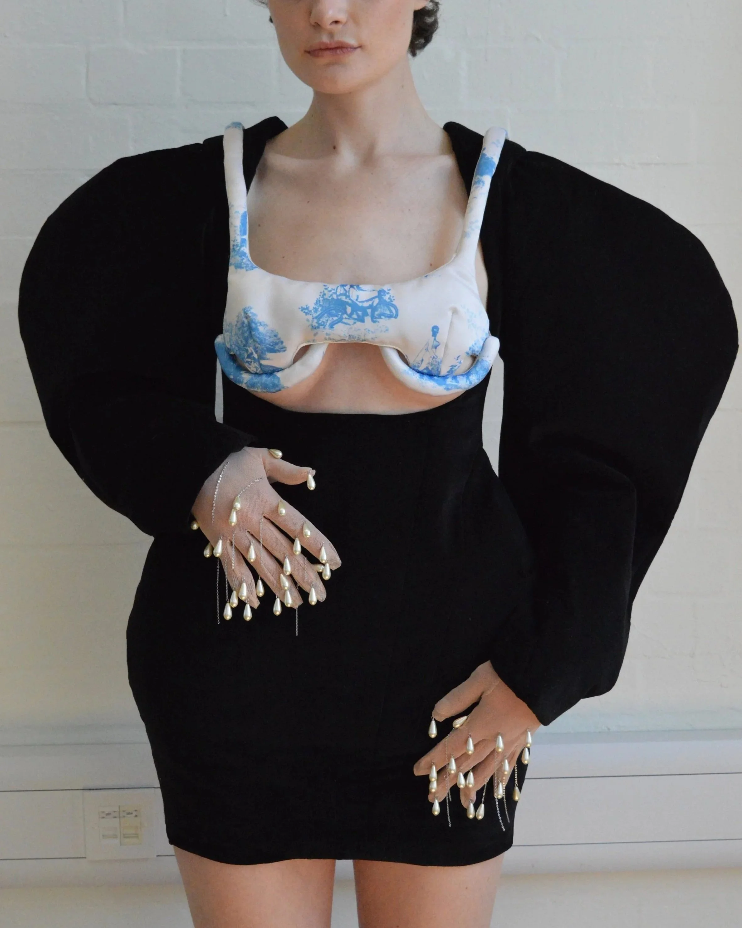 LOOK 6: THE VELVET QUEEN