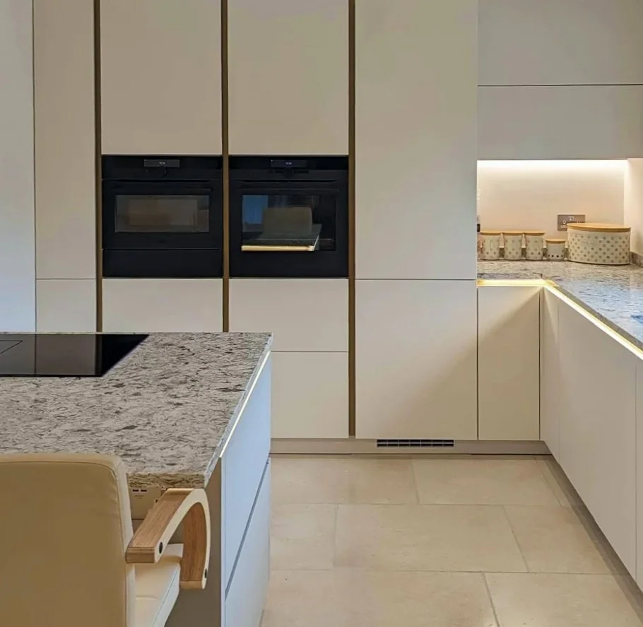 Neutral Handleless Kitchen in Haslemere