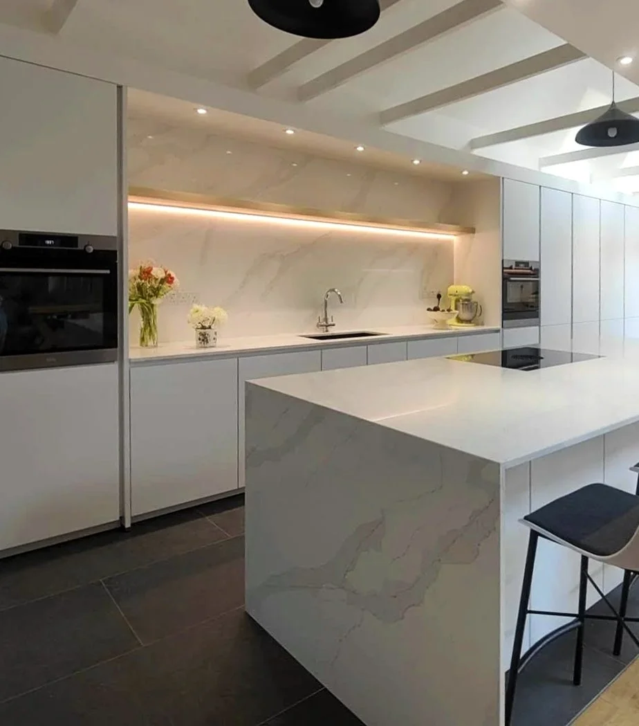 White Handleless Kitchen in Winchester