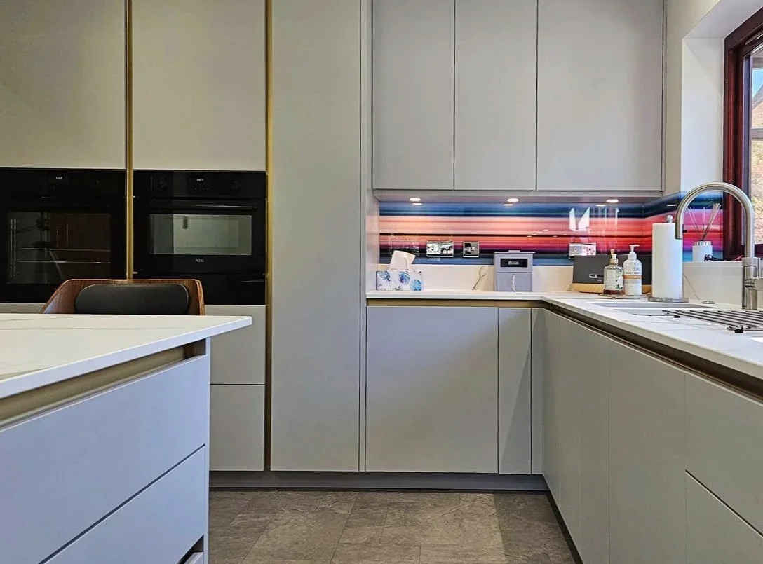 Light Grey Handleless Kitchen in Hampshire