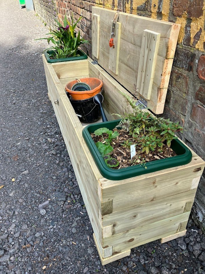 Lockable Planter Box for Berkeley Terrace Lane