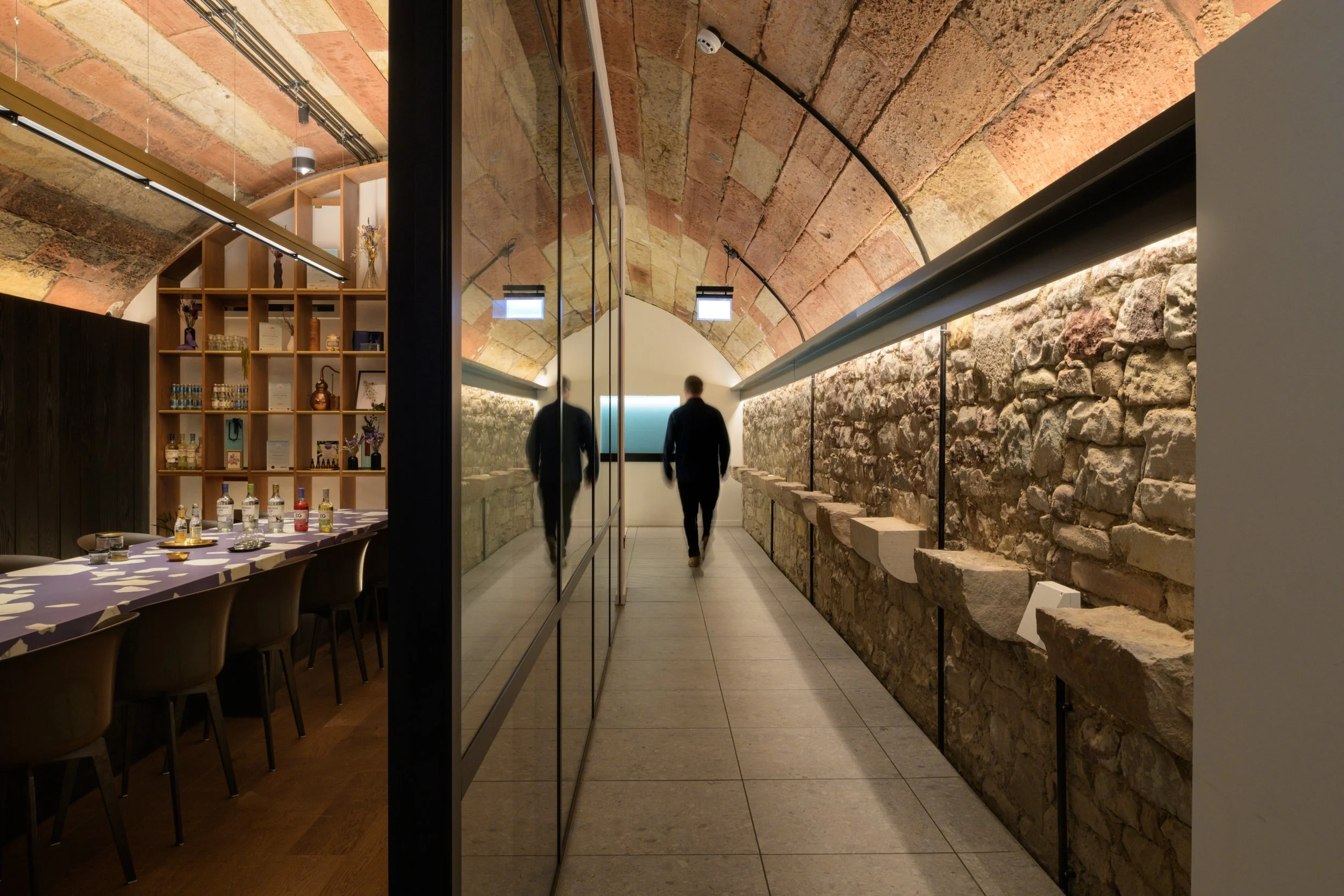 Web Tasting Room to Hall © ZAC and ZAC.jpg