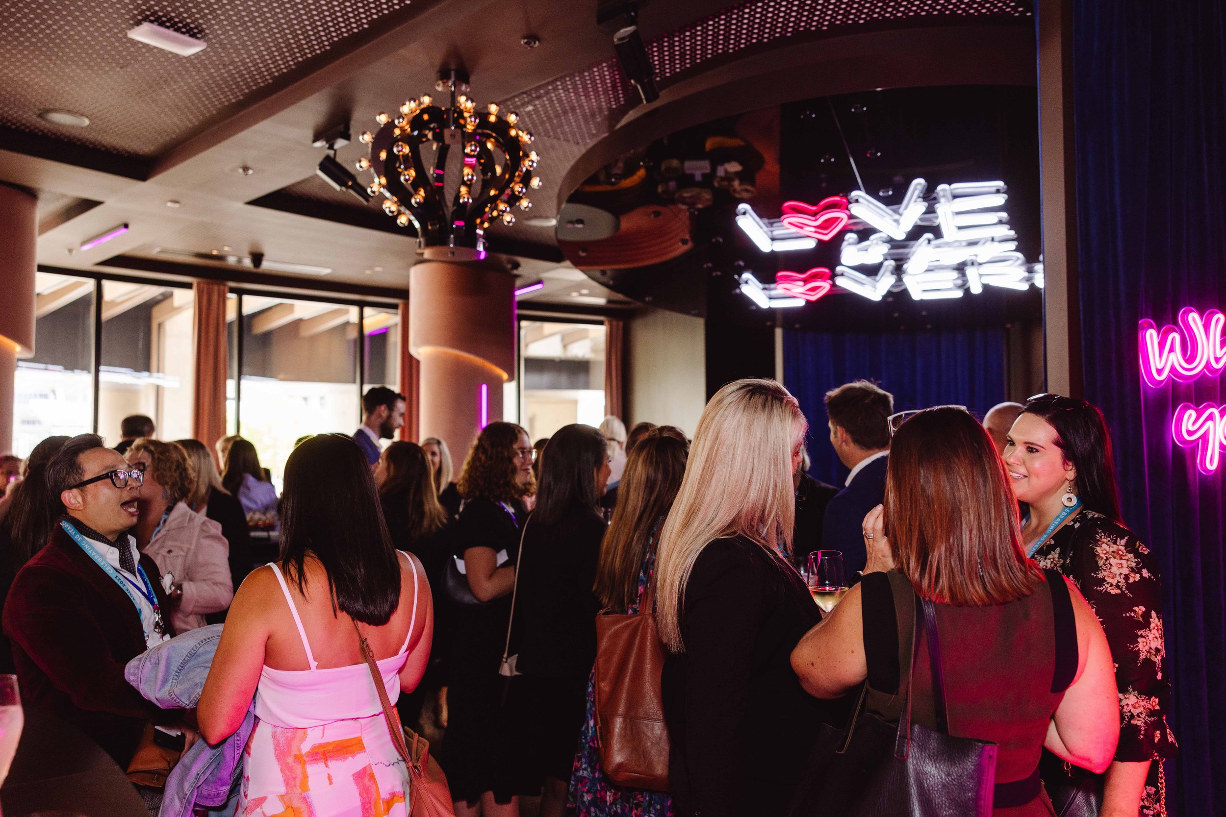 DiveBar-120.jpg