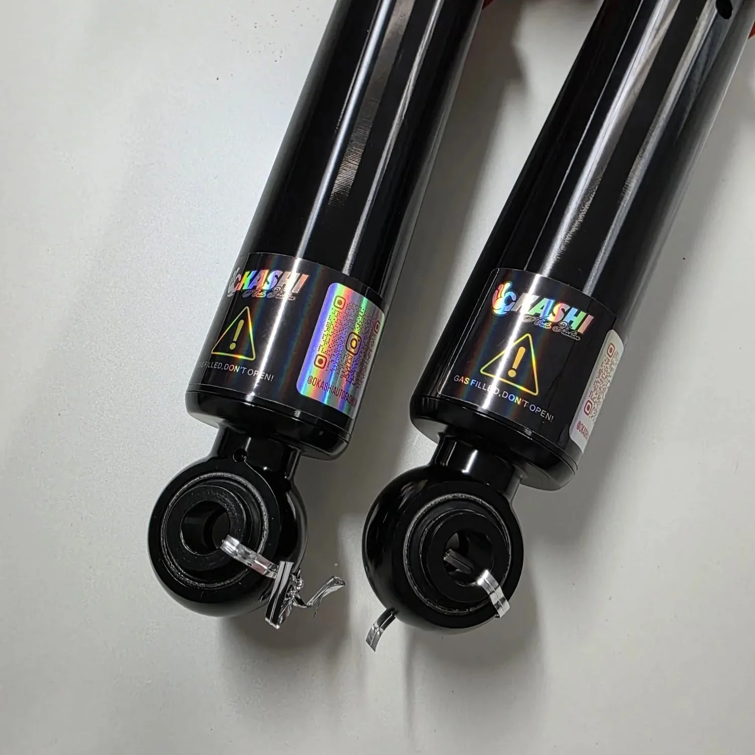 CLOSE+UP+STRUTS.jpg (Copy)