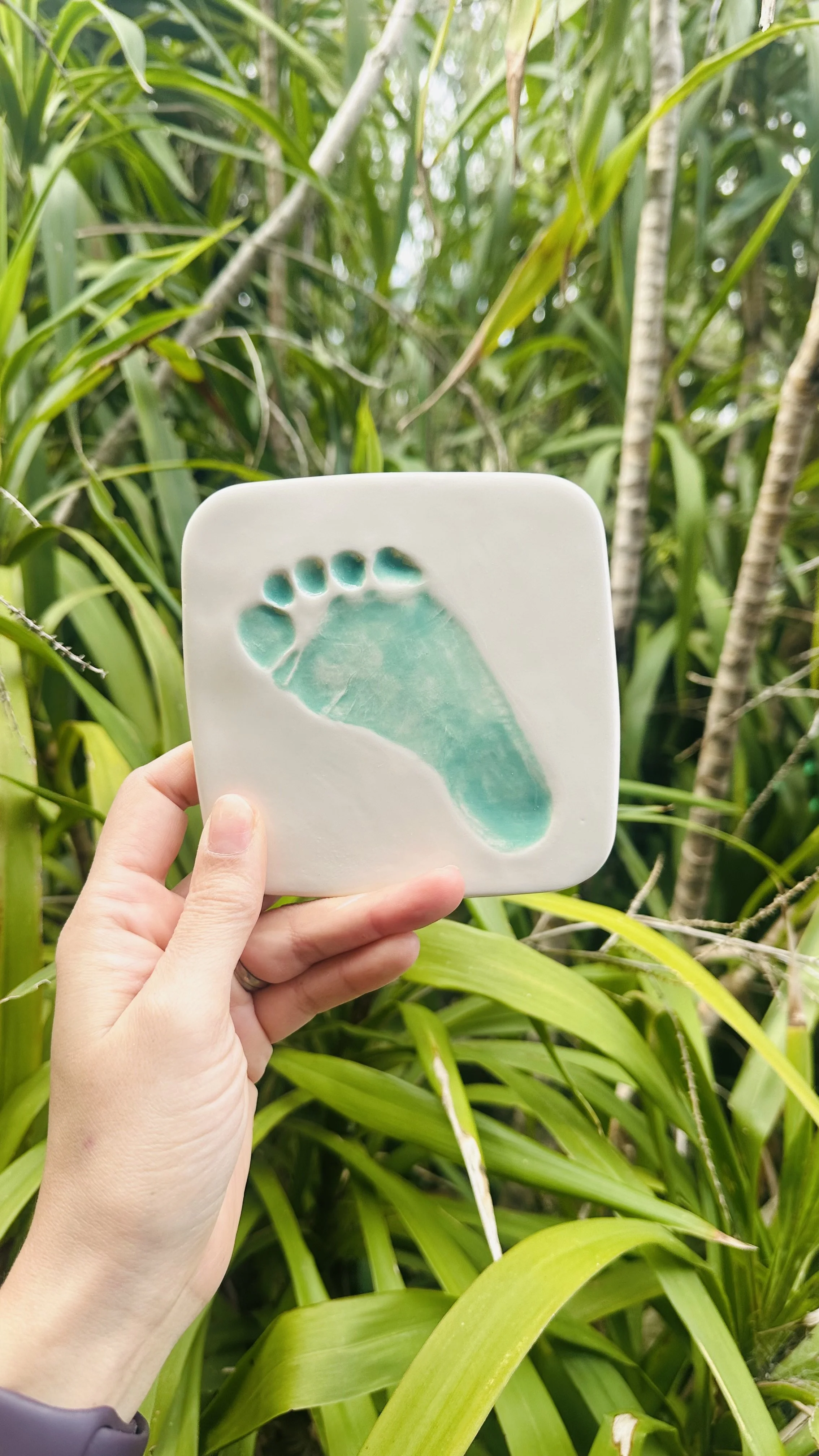 sinlge-clay-imprint-baby-footprint-impression.JPG