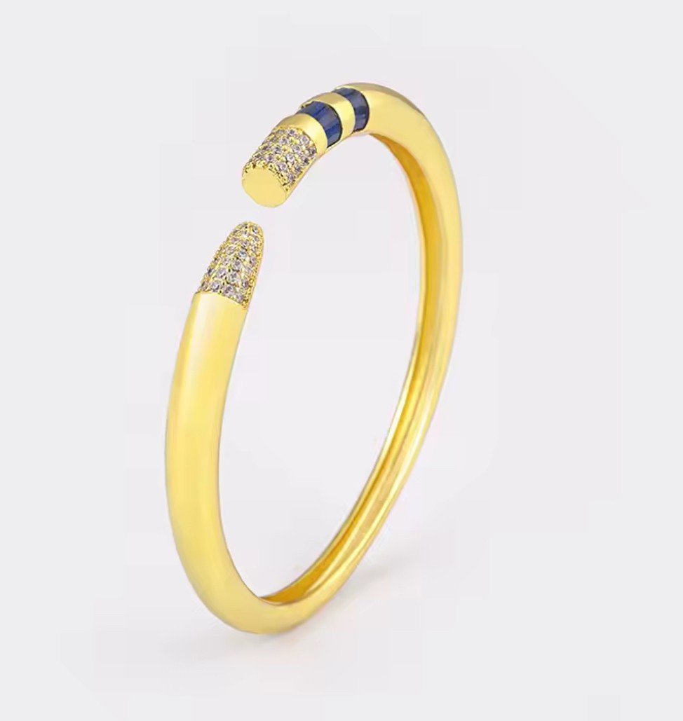 Solid pencil bangle