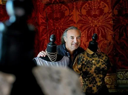 Première exposition d’une série consacrée à la haute couture vintage : les robes de ma mère