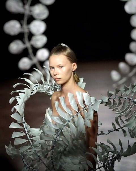 Iris van Herpen Paris Fashion week AW19
Key MUA: Sil Bruinsma
