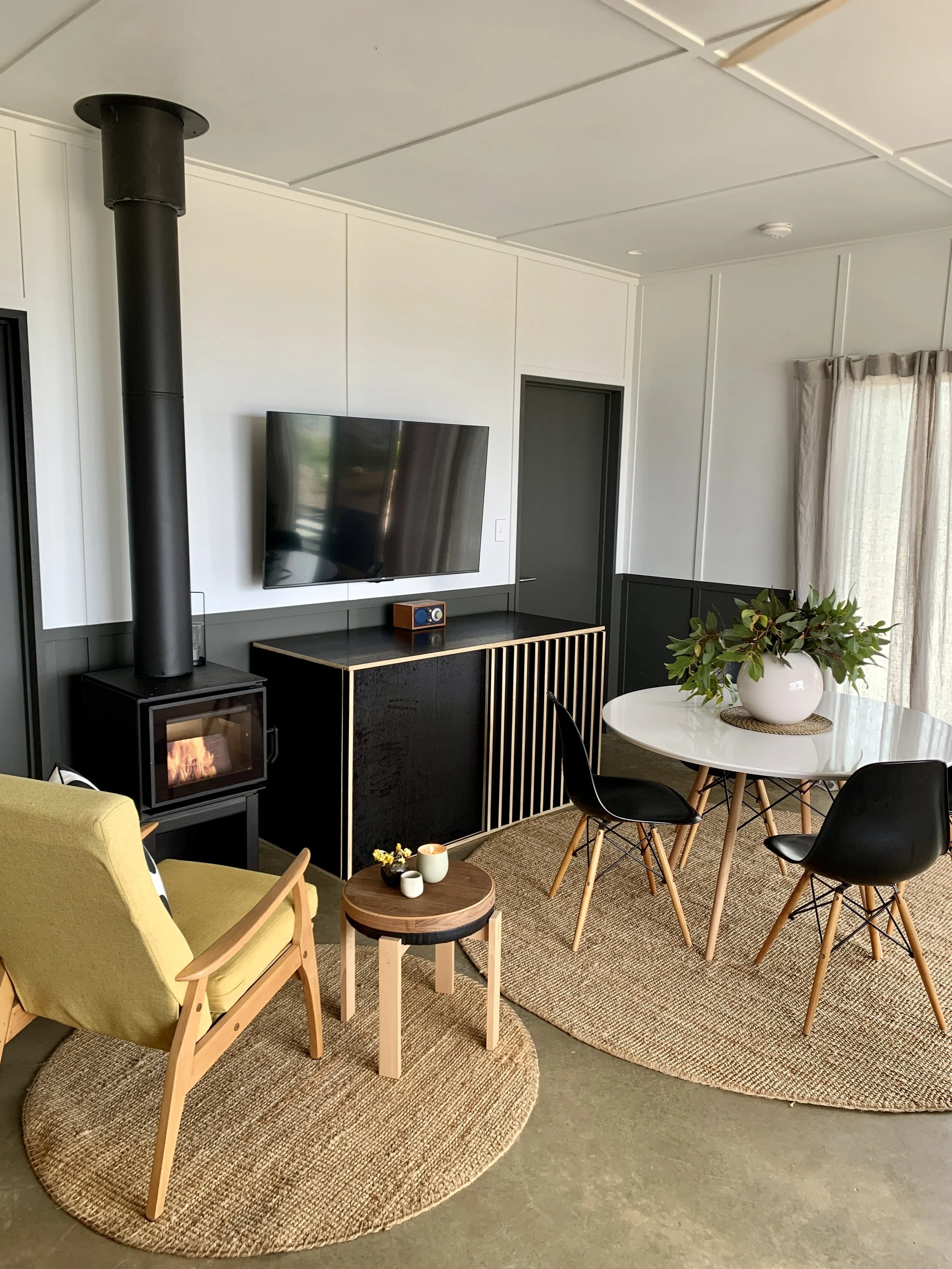 Dining plus fireplace.jpg