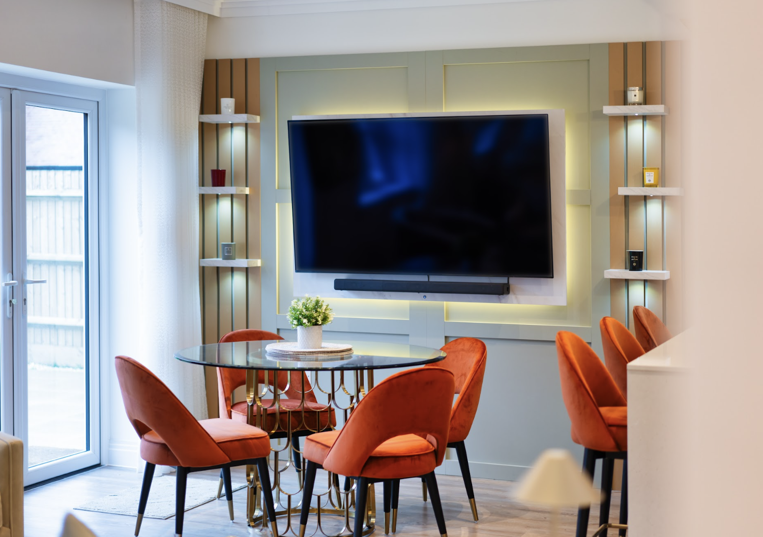 MARTINS AVENUE, ASCOT