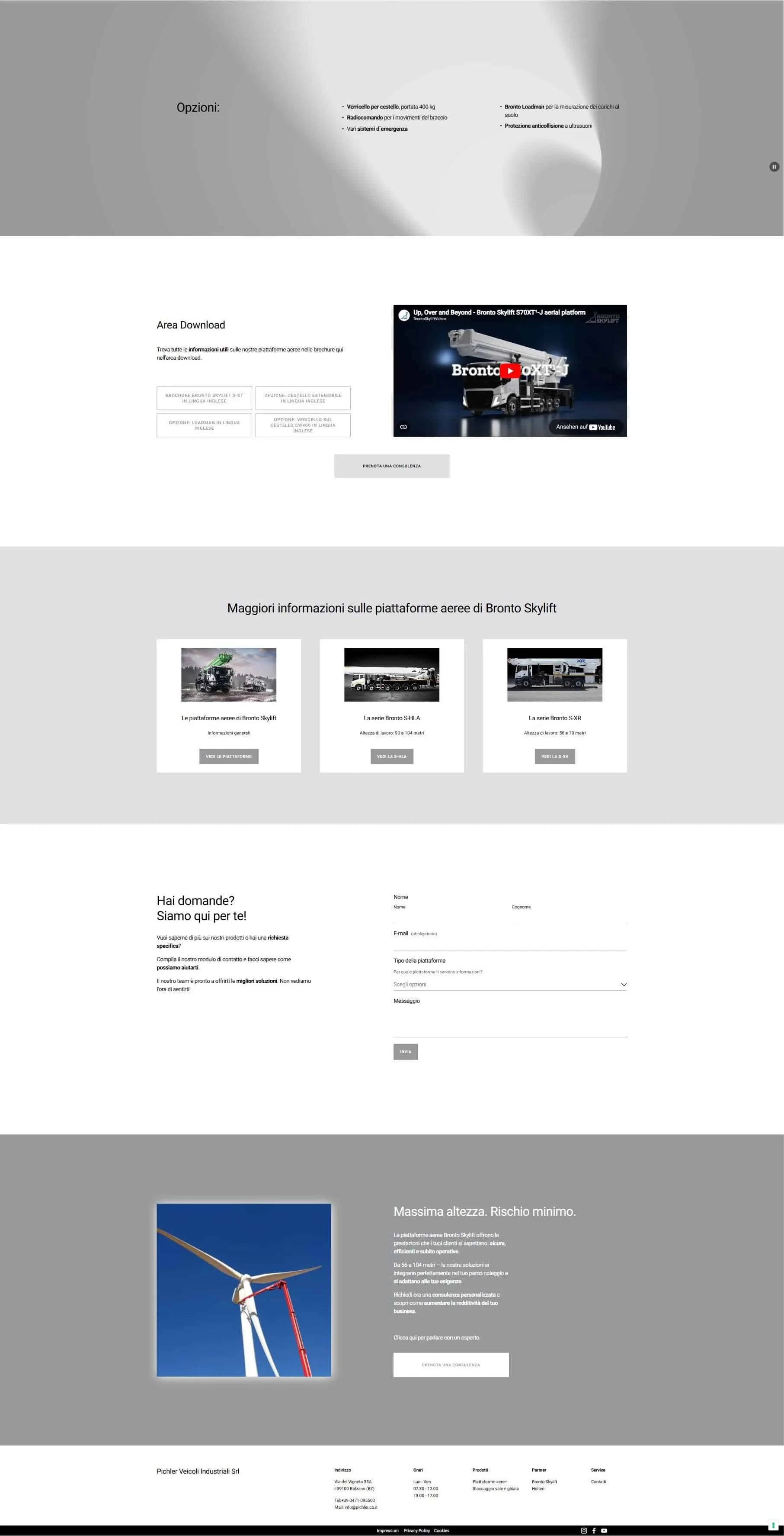 Webseite einer Firma, die Bronto Skylift Plattformen anbietet. Es gibt Abschnitte mit Produktinformationen, Download-Optionen, Kontaktformular und einem Windrad. Das Design ist grau mit schwarzen und weißen Elementen.
