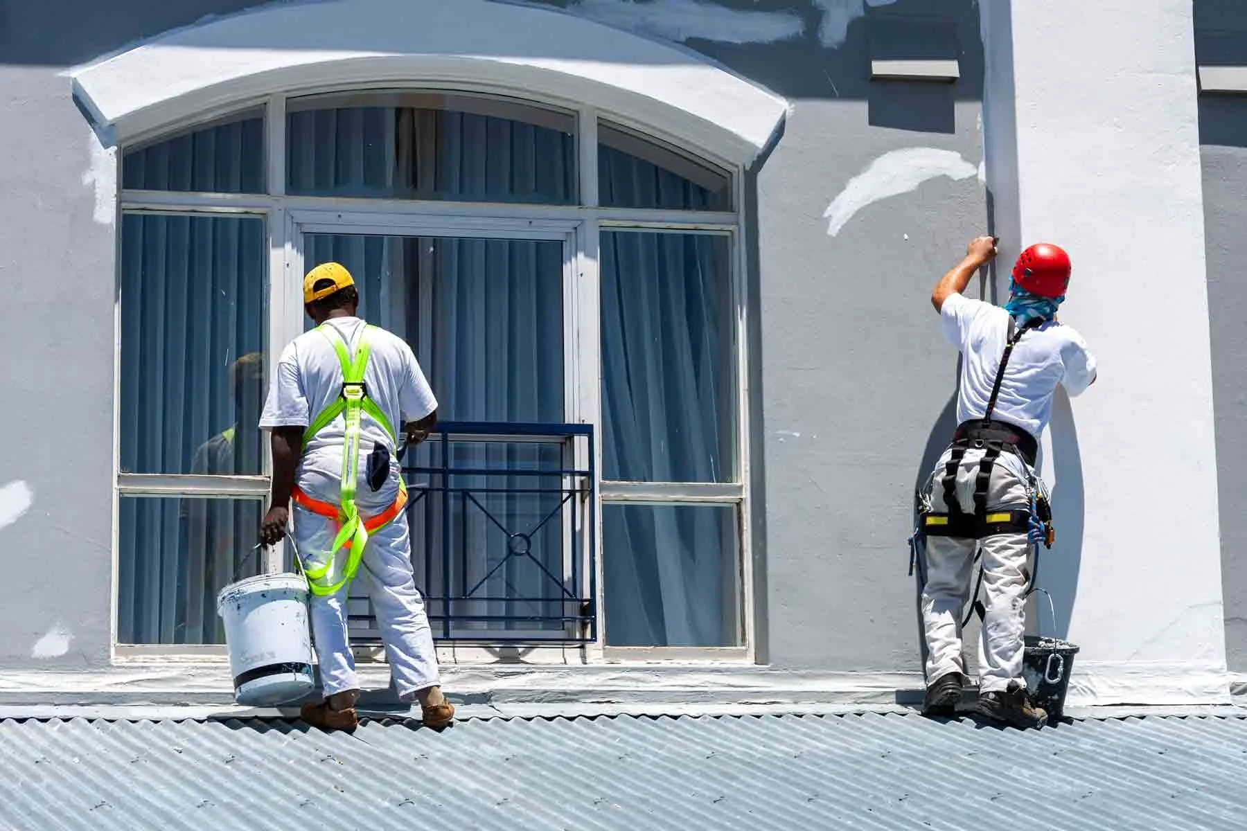 Perth property maintenance services – KLES in-house team handling exterior building cleaning, painting, and commercial facility upkeep.