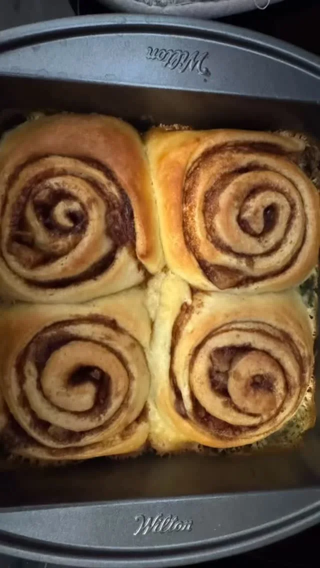 I always want and listen to customer feedback. And you guys seem to be telling me that you want more icing. So here you go! 🤍
These Apple Cinnamon Rolls are heading to a private event tomorrow in Lake Mary. But no worries, I will be making fresh o