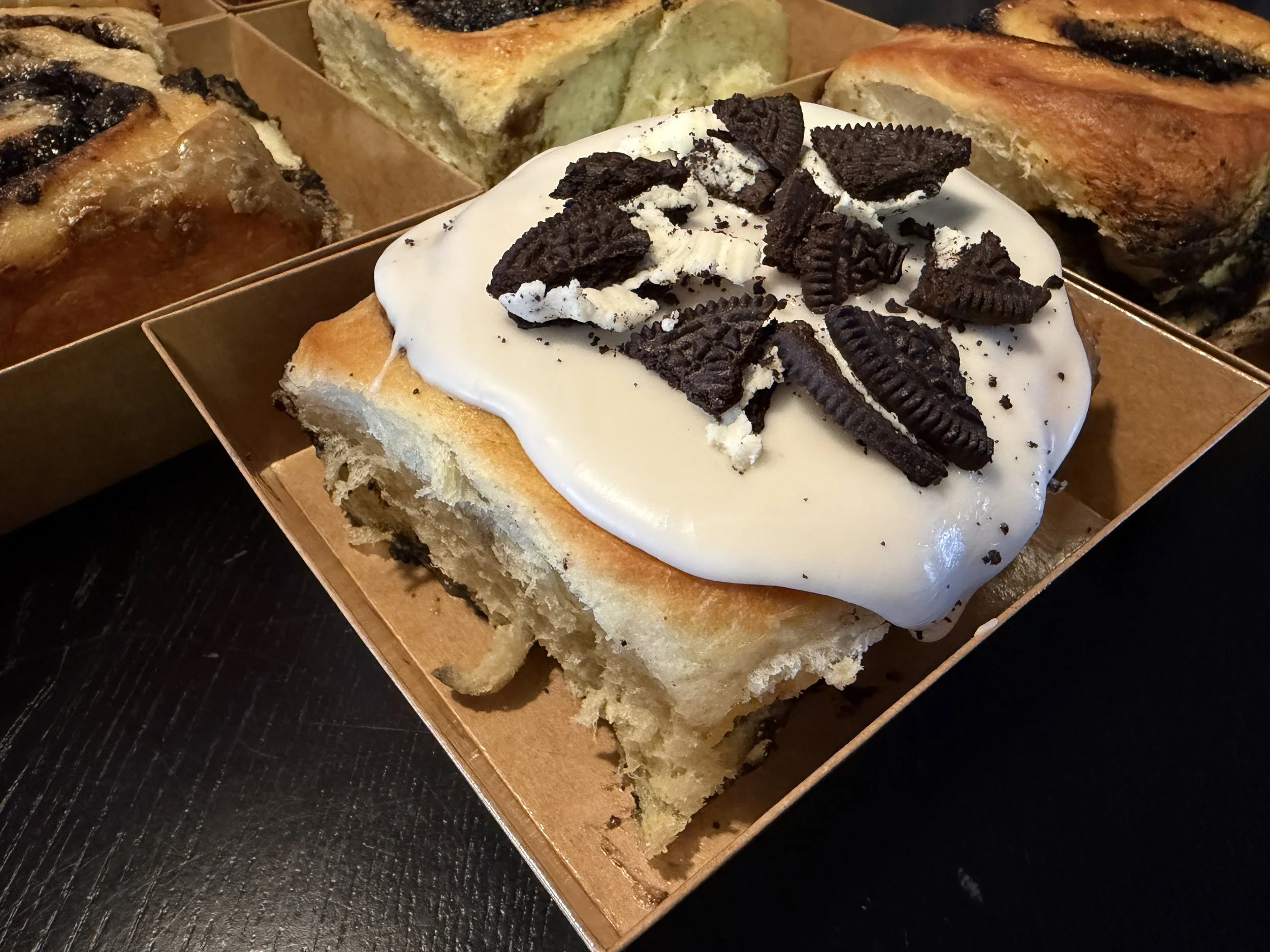 Cinnamon Roll - Cookies & Cream