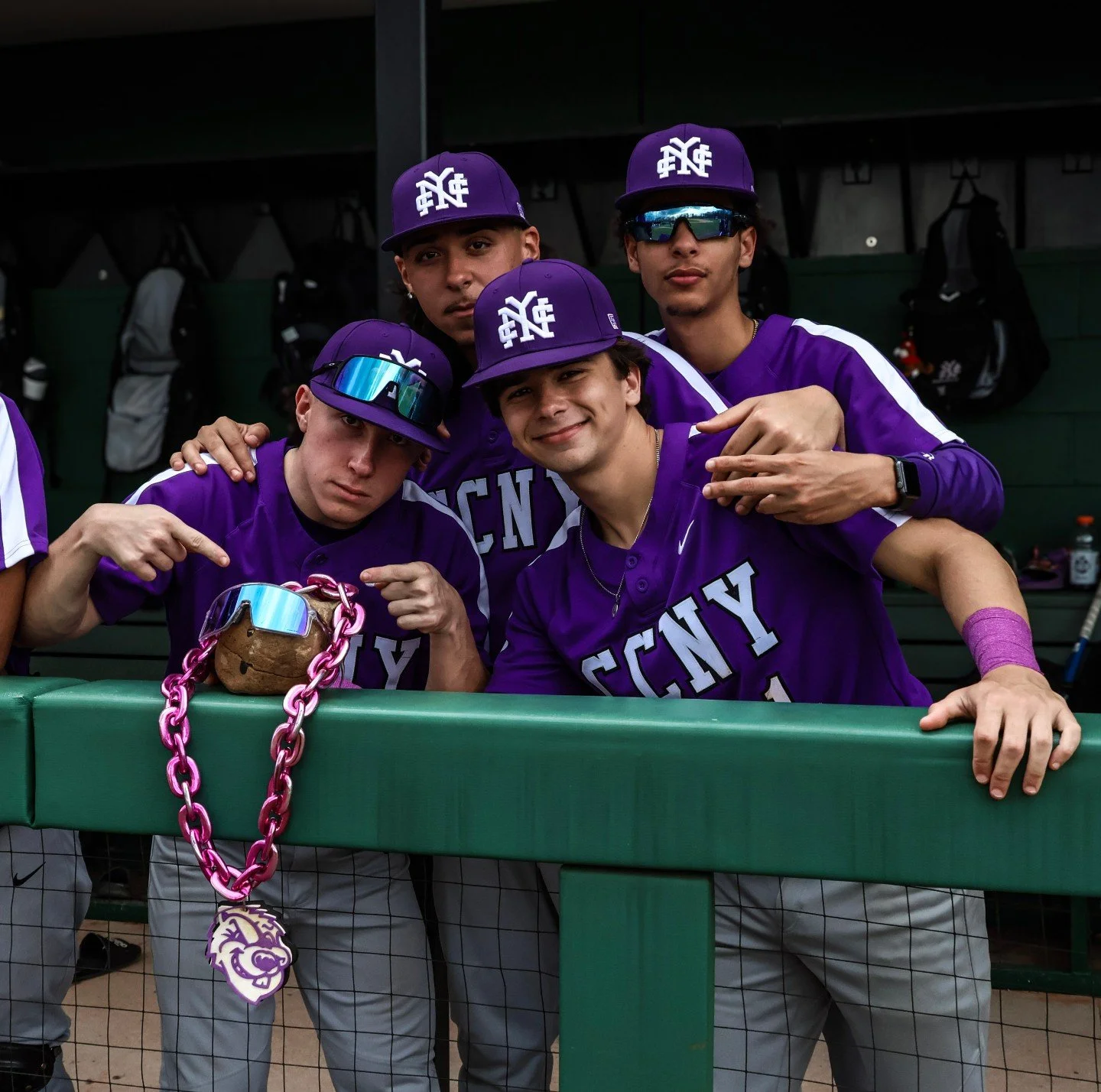 Smiles, sunshine, and a whole lotta hustle ⚾🦫

CCNY vs OLD WESTBURY W 11-8

#GoBeavers⚫🟣
#d3baseball