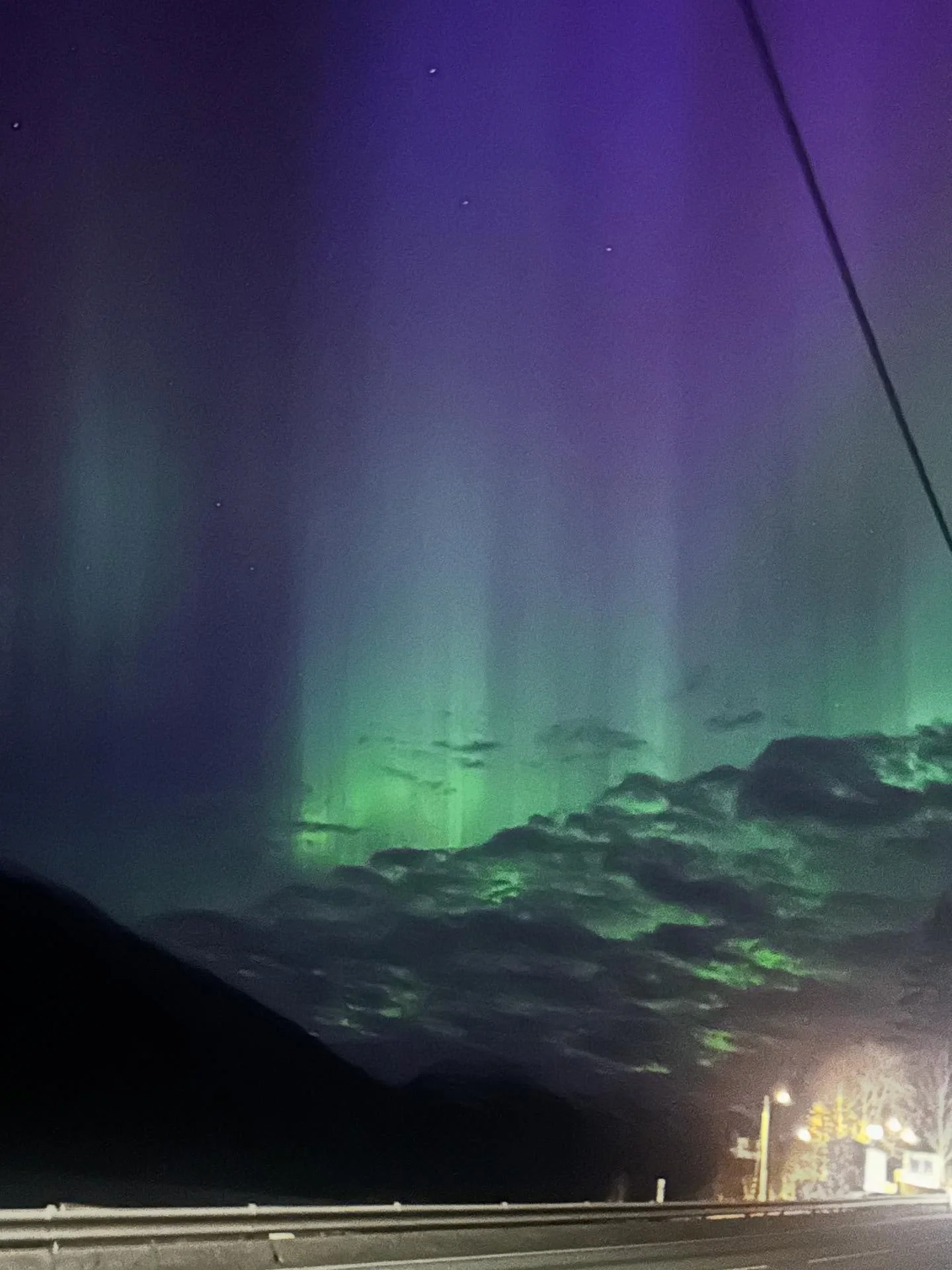 Nordlys #aroraborealis 🙏🏻 A blessing in a troubled and threatened world . Change of mode and a reminder of my 🎨🎨🎨🎨🎨🎨 phenomenal phenomena 🔛

#expanding #light #magic #norway