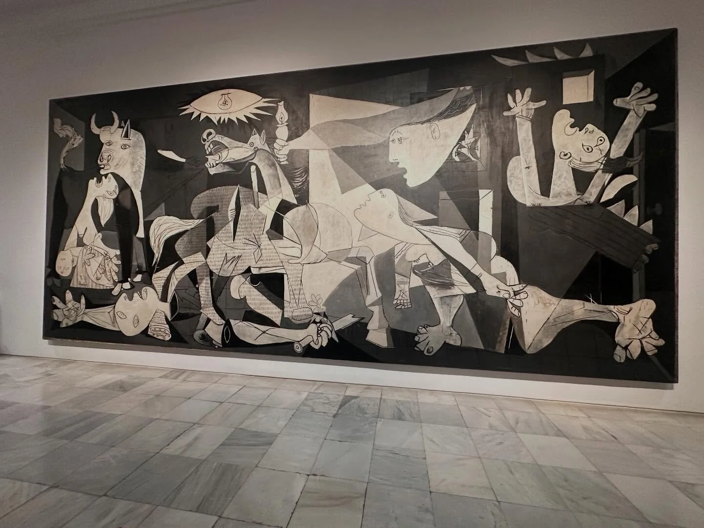 &laquo;Muchas gracias de mi parte, Madrid, y por las fabulosas pinturas reunidas en un solo lugar&raquo;

Great dive into paintings also with colleagues based in Spain and New York ✌🏻thank you friends - lots of feasting too ofcpurse😉 🎨

*all photo
