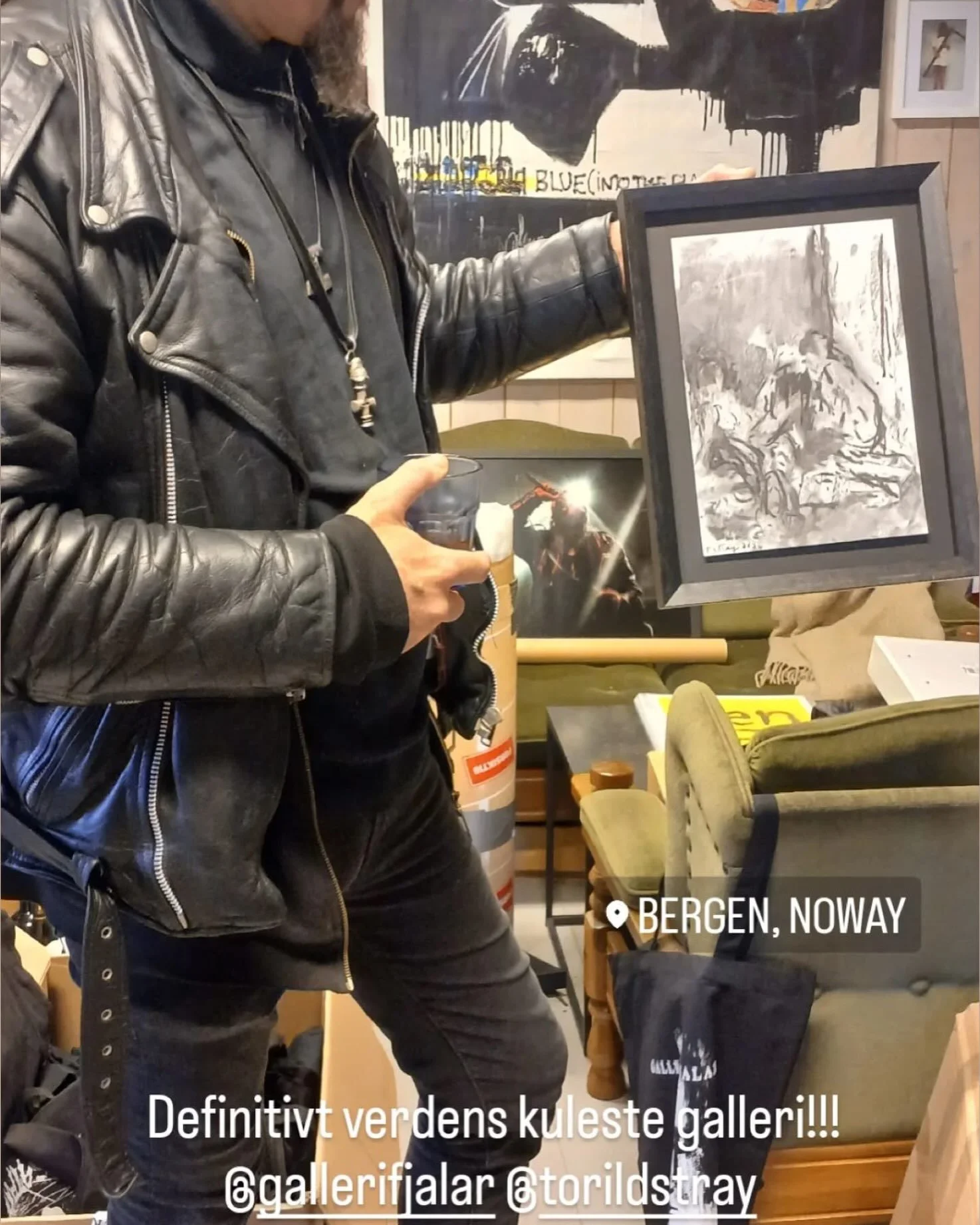 Thanks guys! 
@kristianespedalart @gallerifjalar @brekkemargrethe 
#kunst #drawing #torildstray #tstrayart #norskkunstner