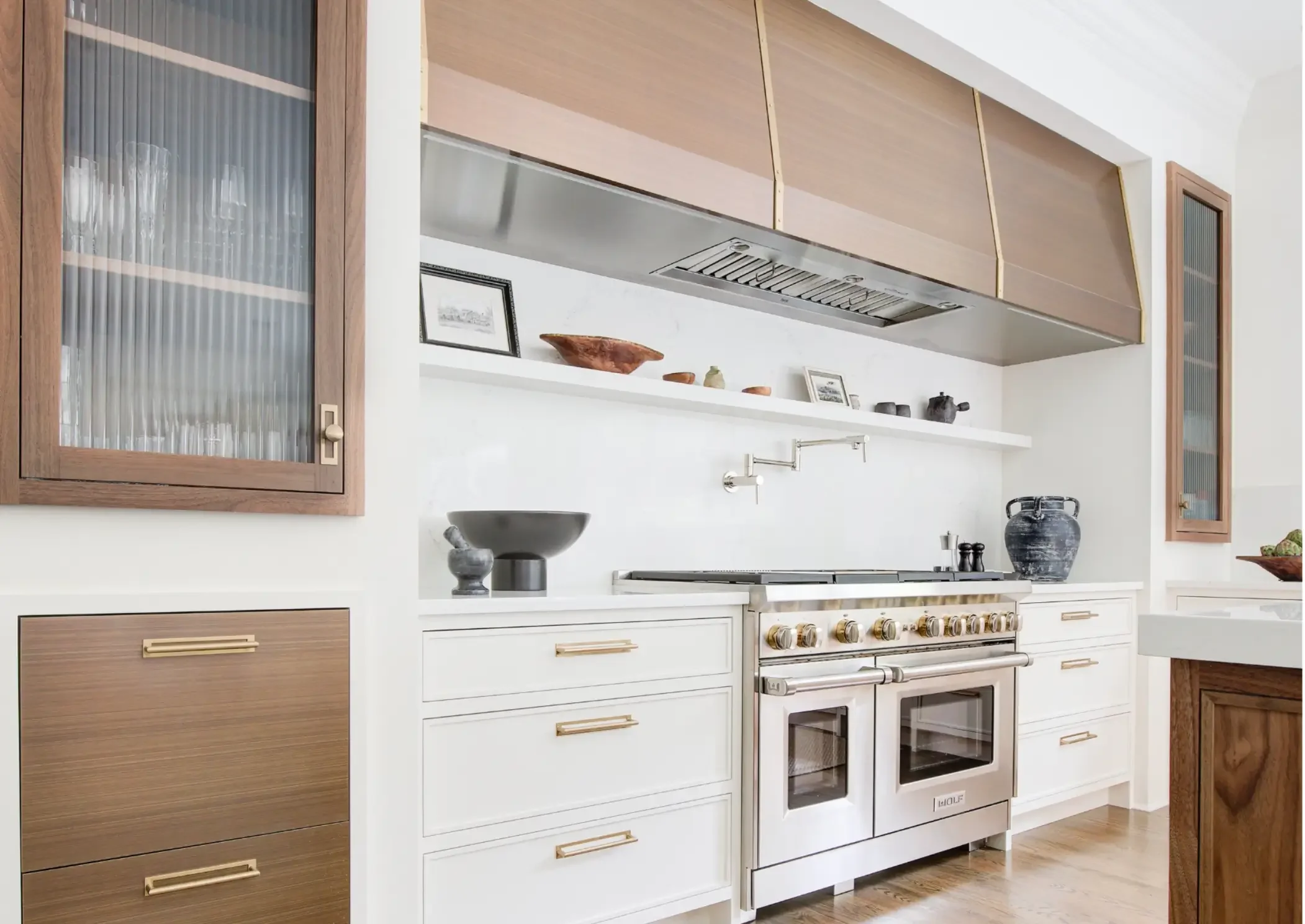 walnut-bronze-metal-range-wall.webp