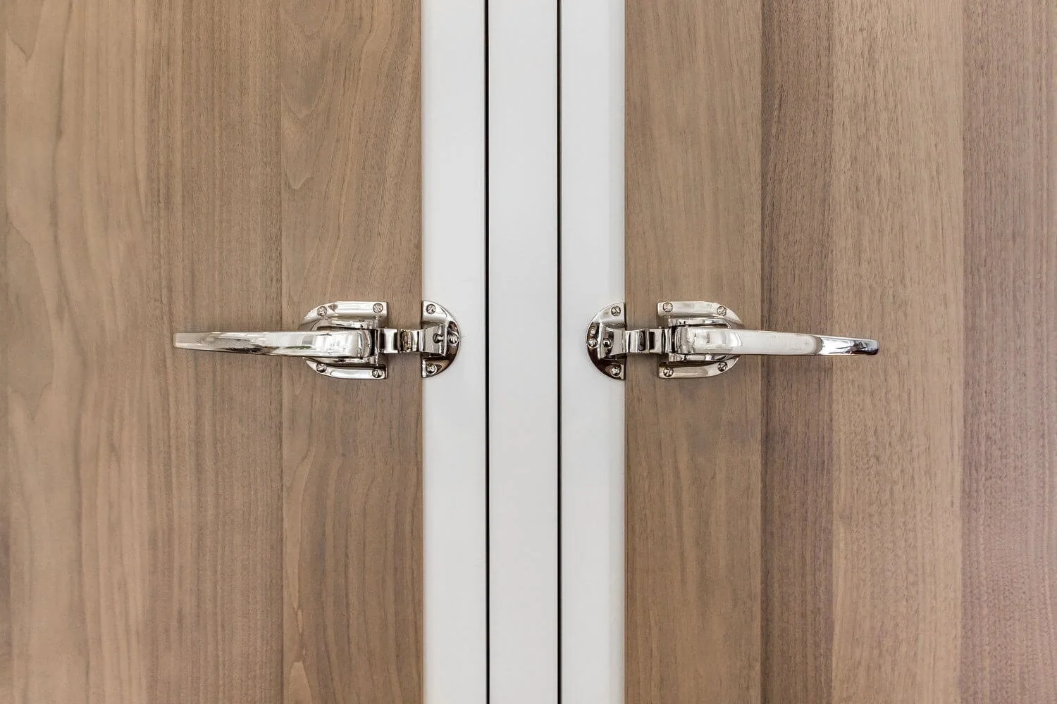 Personalized Cabinet Hardware: 3 Considerations
