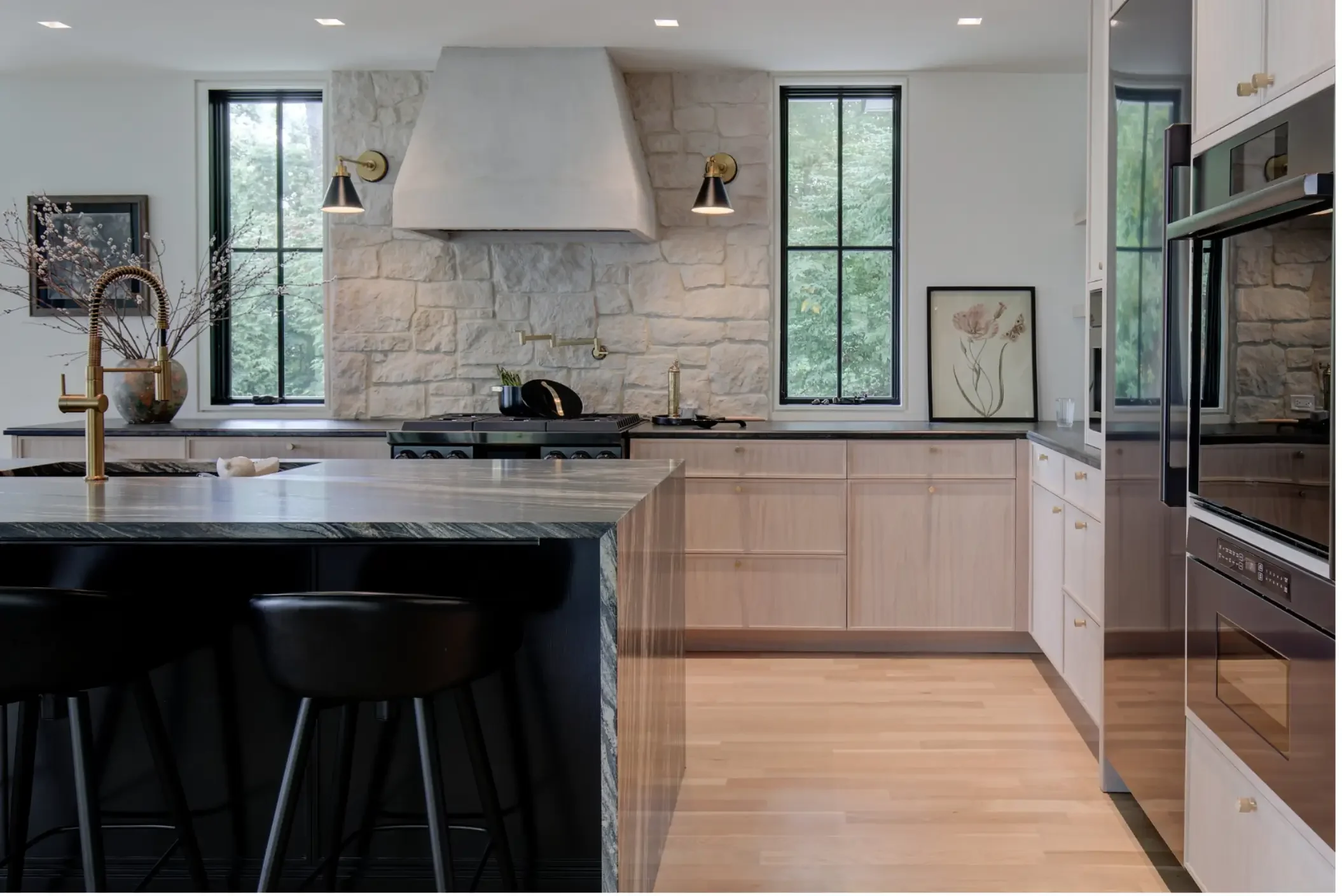madison-kitchen-black-island-accents.webp