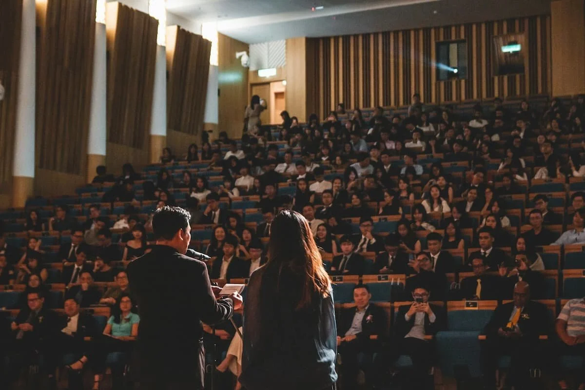 How to Speak with Confidence: Evidence-Based Strategies