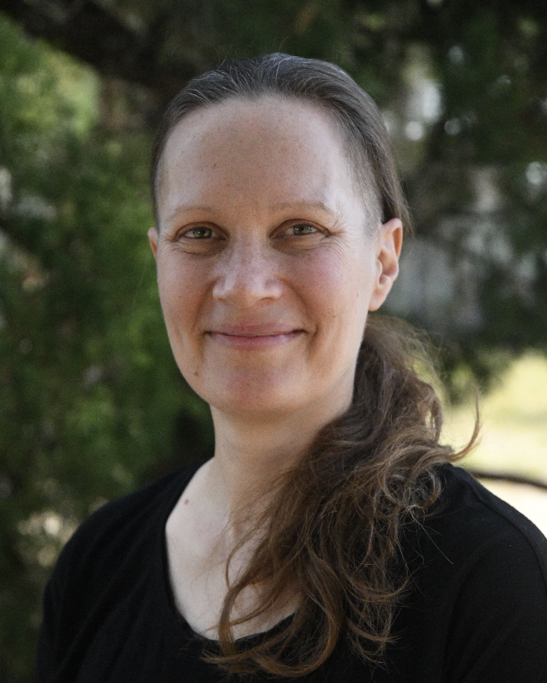 Photo of Daina Block LMT smiling softly