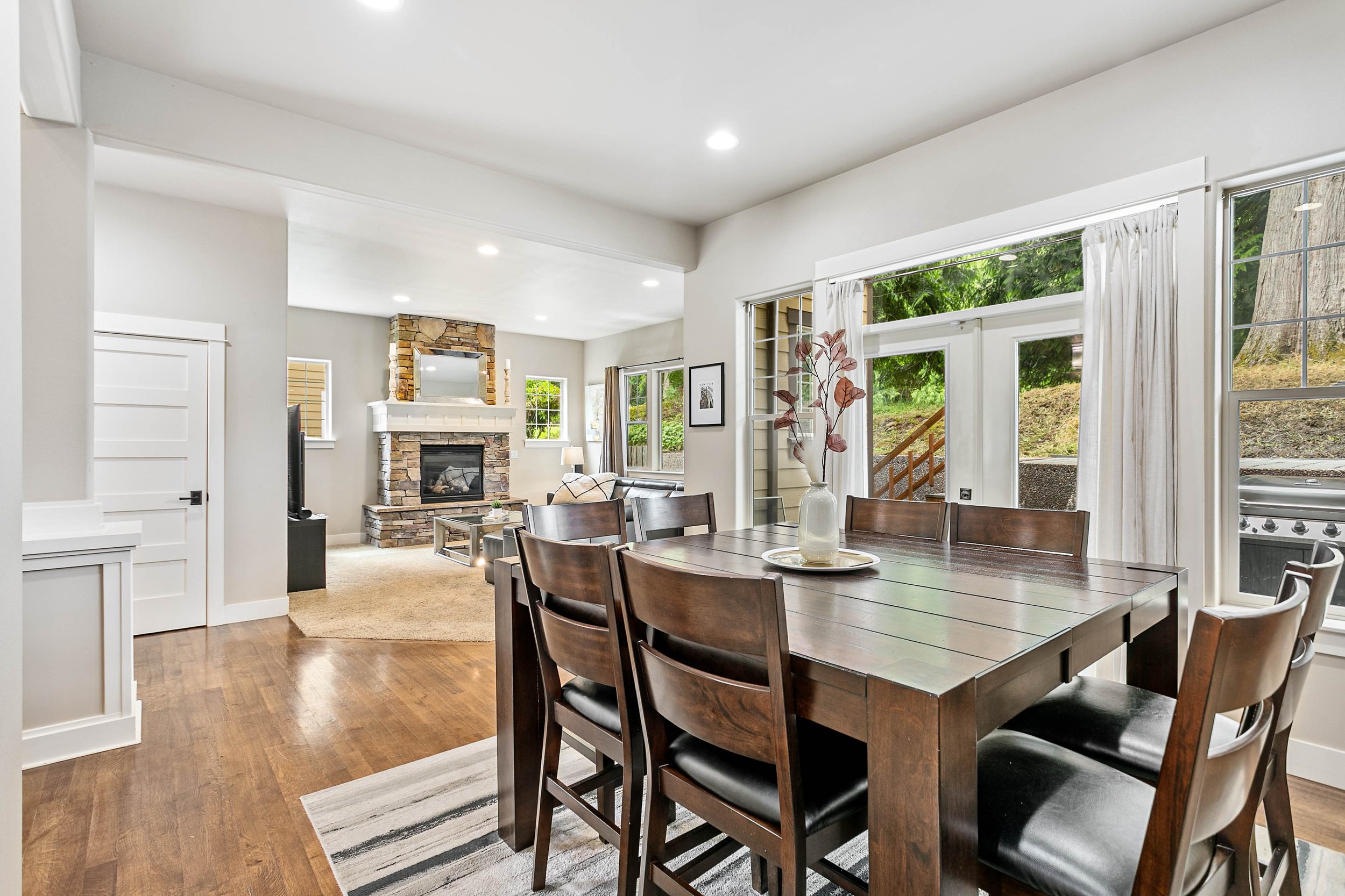 Windward.dining copy.jpg