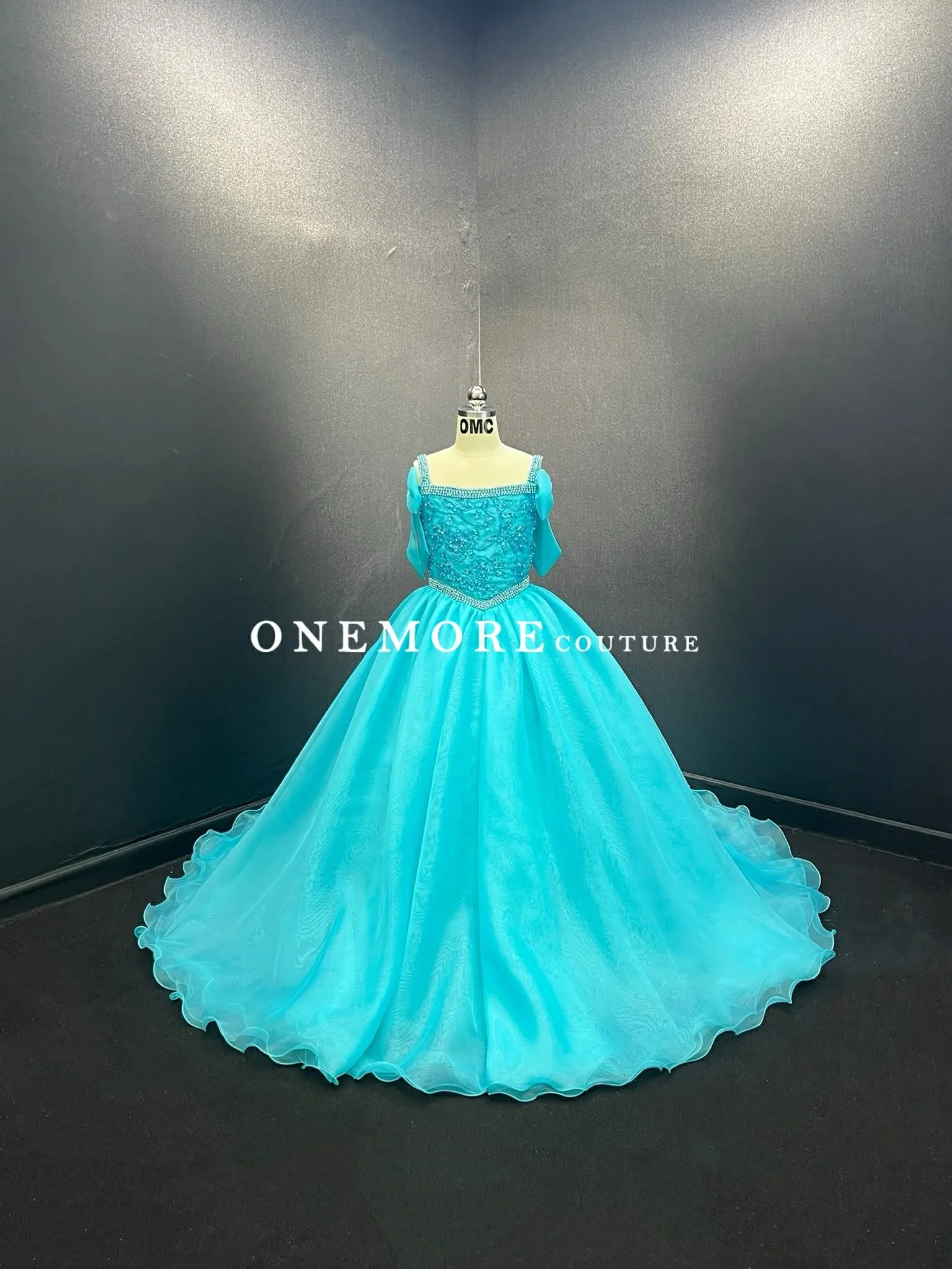 Aqua Distinction  (OMC Size 4)