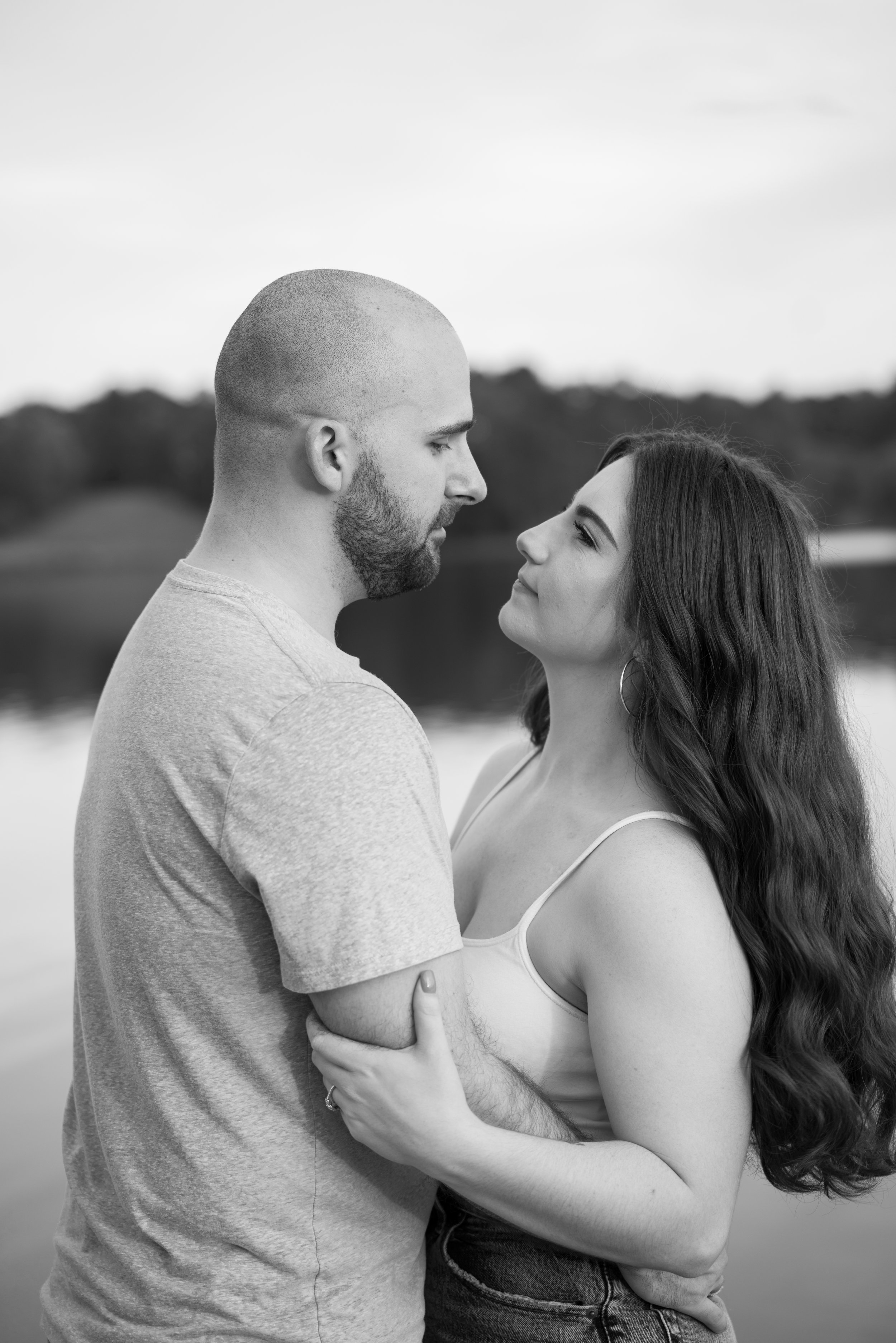 Chicago Engagement and Wedding Photographer captures romantic moment for engagement session on lake