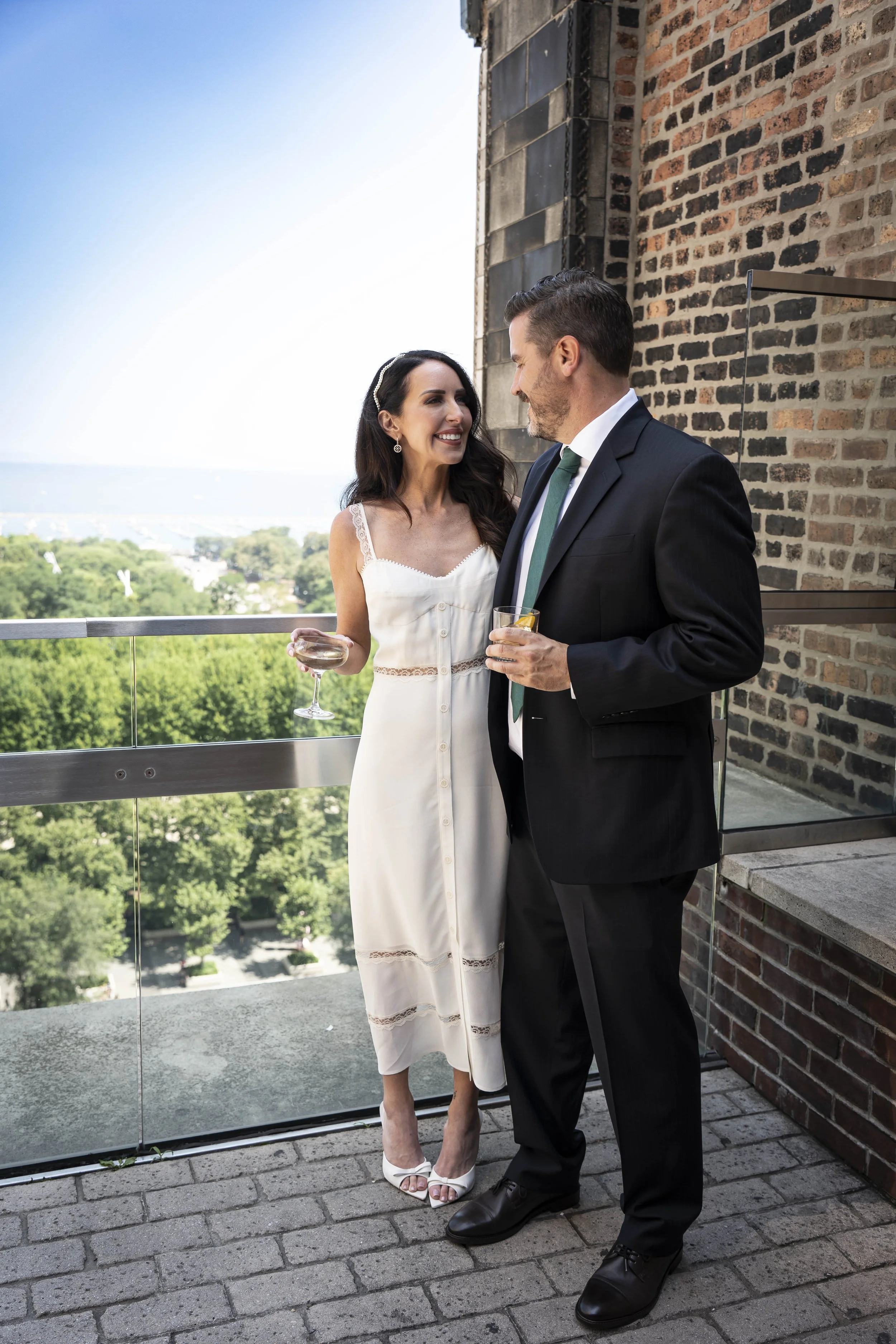 Chicago Courthouse Wedding. Chicago Courthouse Elopement. Chicago Vintage Wedding Photographer. Jarae Comstock Elopement Photographer. Cindys Rooftop