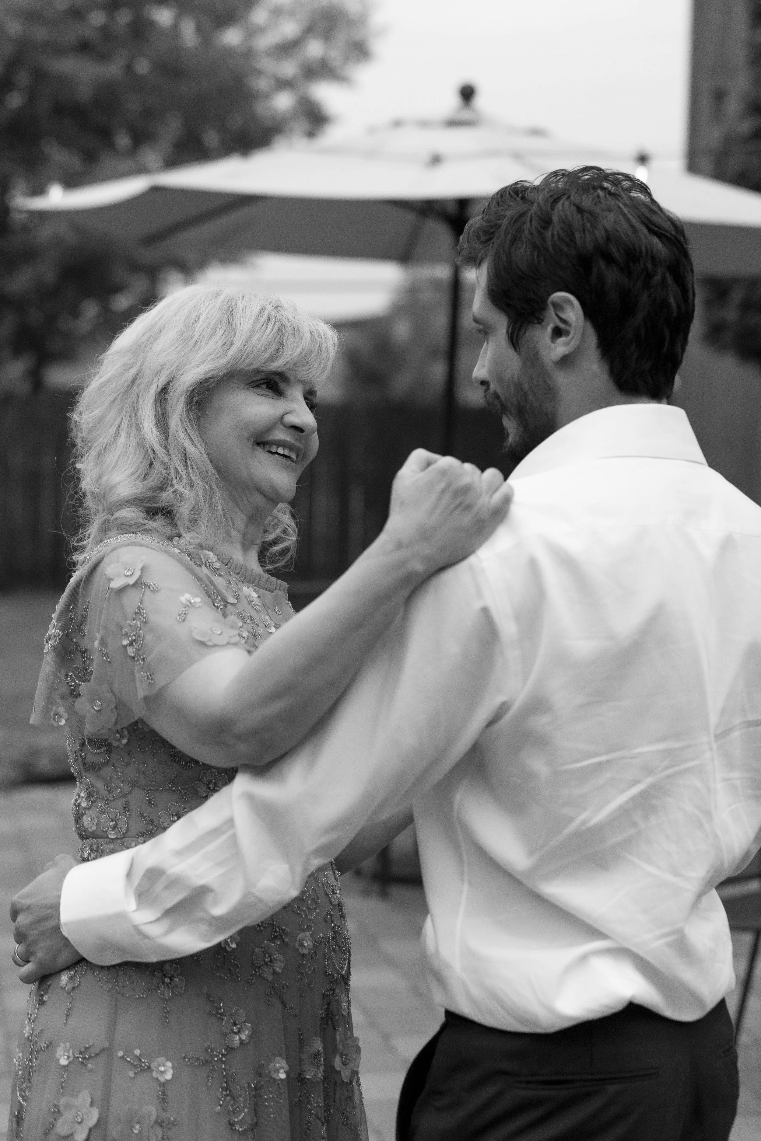 Intimate wedding photographer Chicago, Chicago elopement photography, Small wedding photographer Chicago, Chicago destination wedding photographer, Chicago wedding photographer, Downtown Chicago elopement, Chicago micro wedding photographer
