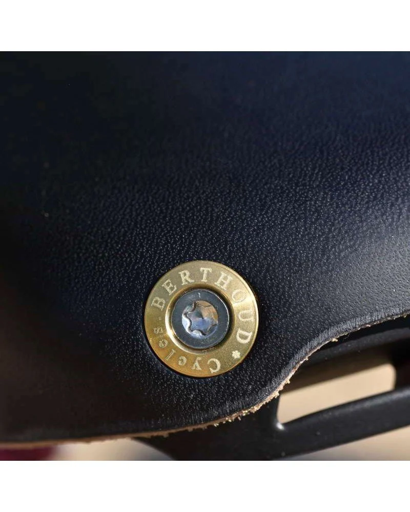 leather-saddle-aspin-open-black (3).jpg