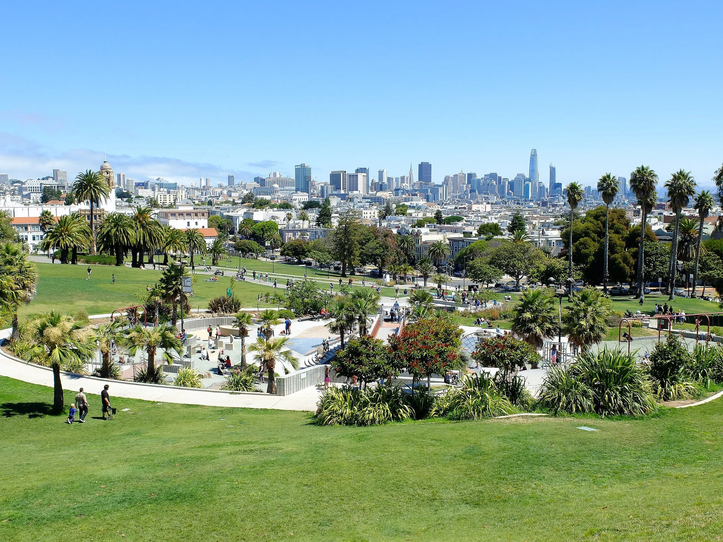 View_from_top_of_Mission_Dolores_Park,_SF_(July_2017).jpg