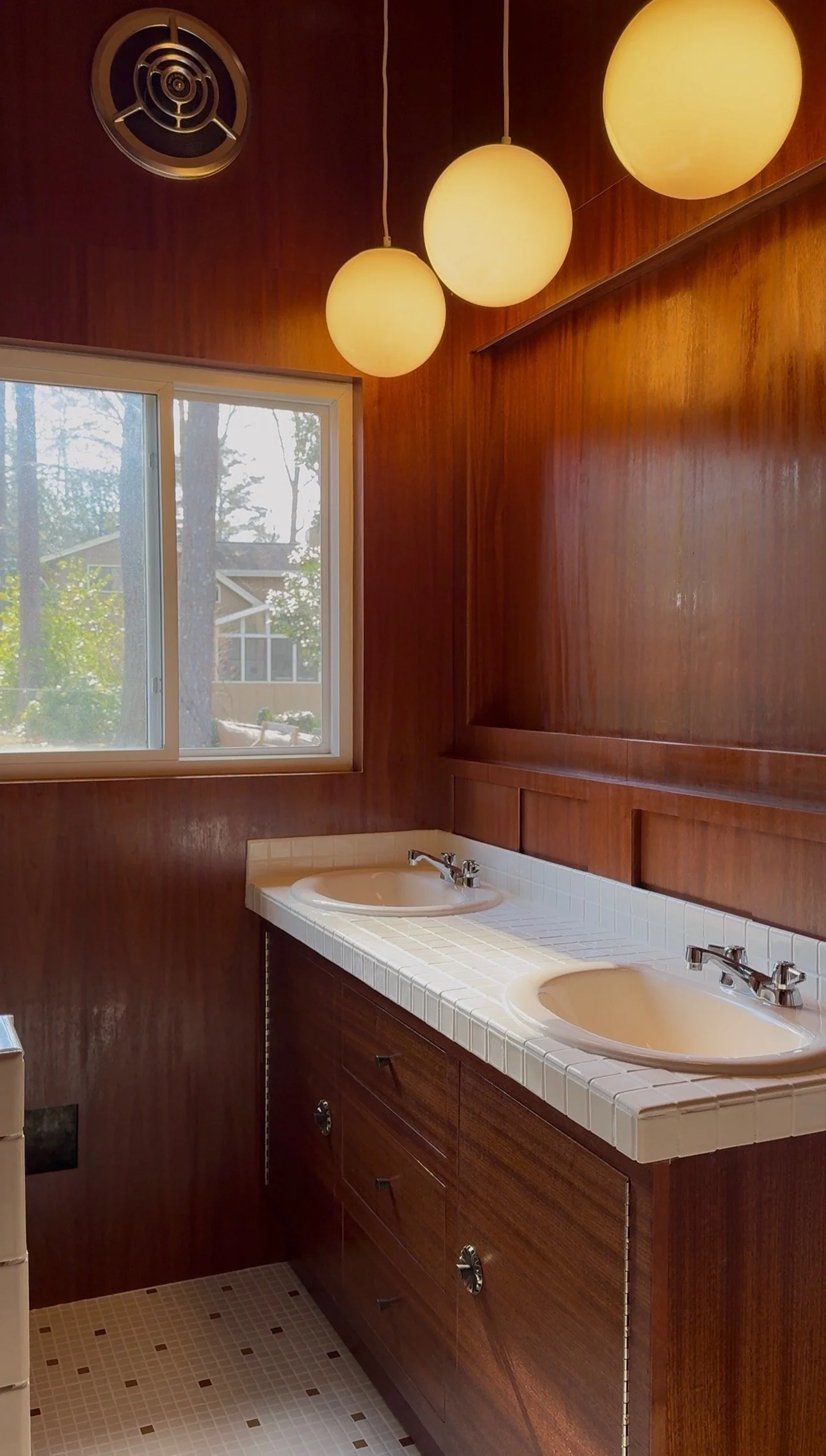 unflipping mid-century modern paneled bathroom
