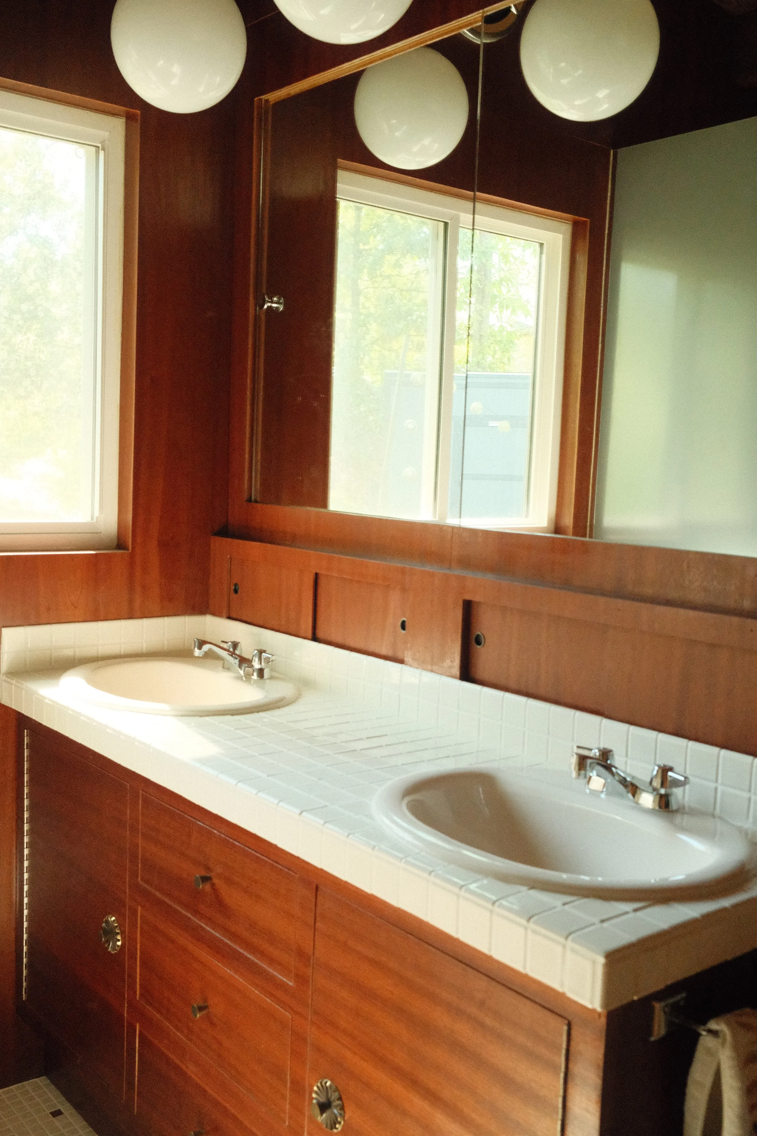 Unflipping custom vanity sink area