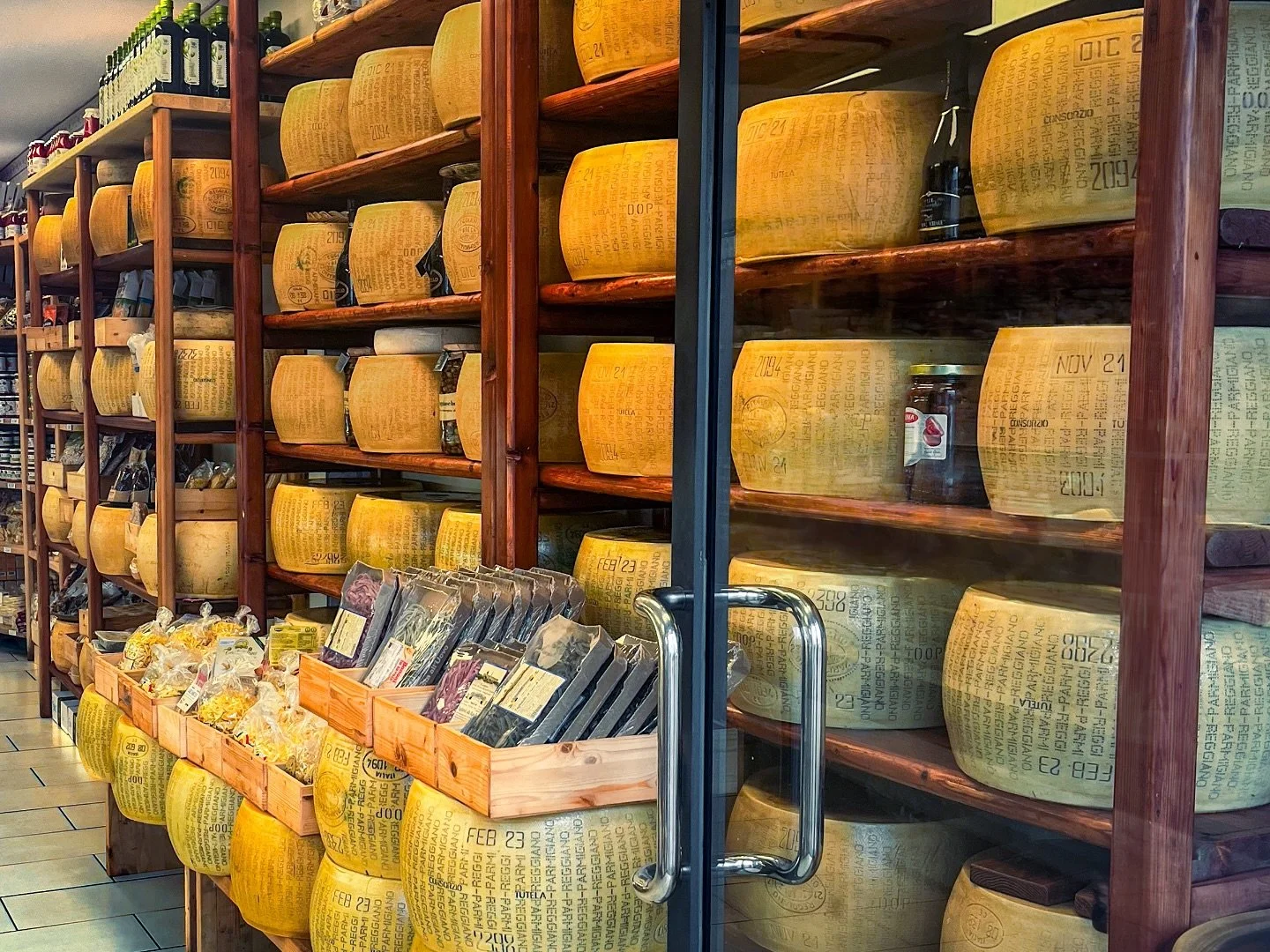 Parmigiano Reggiano is born in Emilia Romagna. 🧀🇮🇹 This region is where some of Italy&rsquo;s most iconic flavors were created.

So, if you want to taste tradition where it was born &mdash; come to Emilia Romagna. ✈️🍷

If you could fly to Emilia 