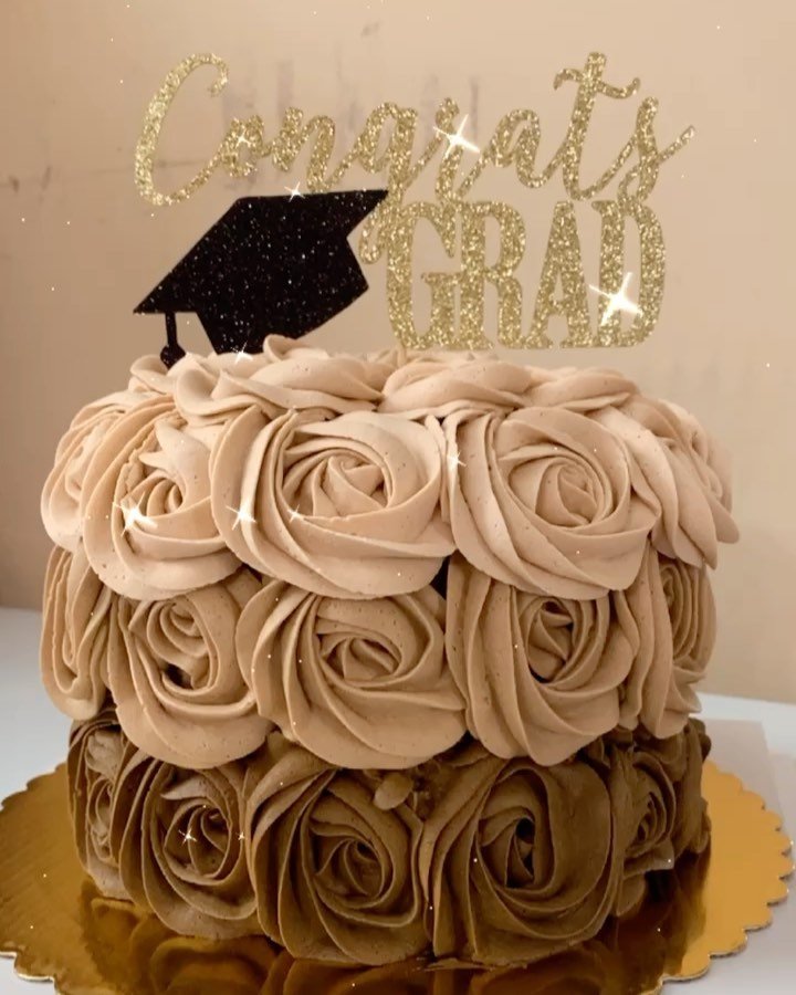 Customer asked for shades of brown… so that’s what they got ๐ค
6in Vanilla Cake w| Vanilla Buttercream โจ