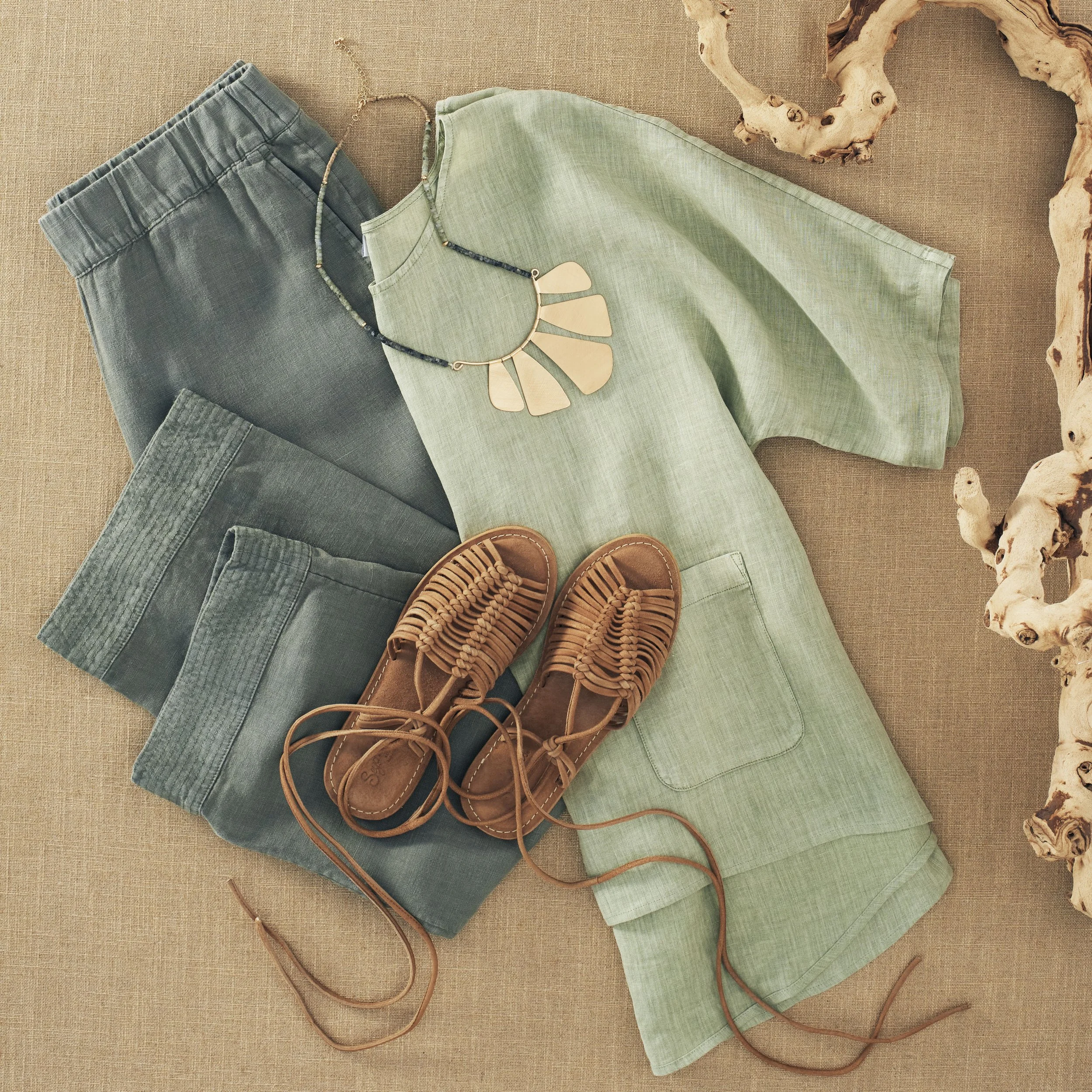 2306S2_WF605_SOC_267821_4GH_055_ copy.jpg