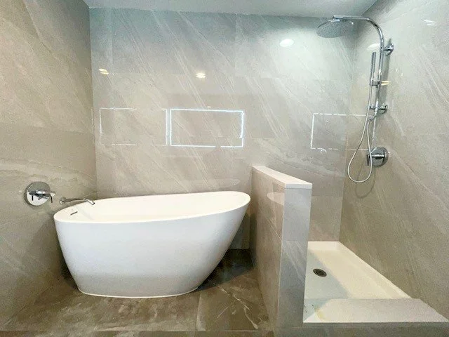 2 2nd_Master Bath_3.jpg