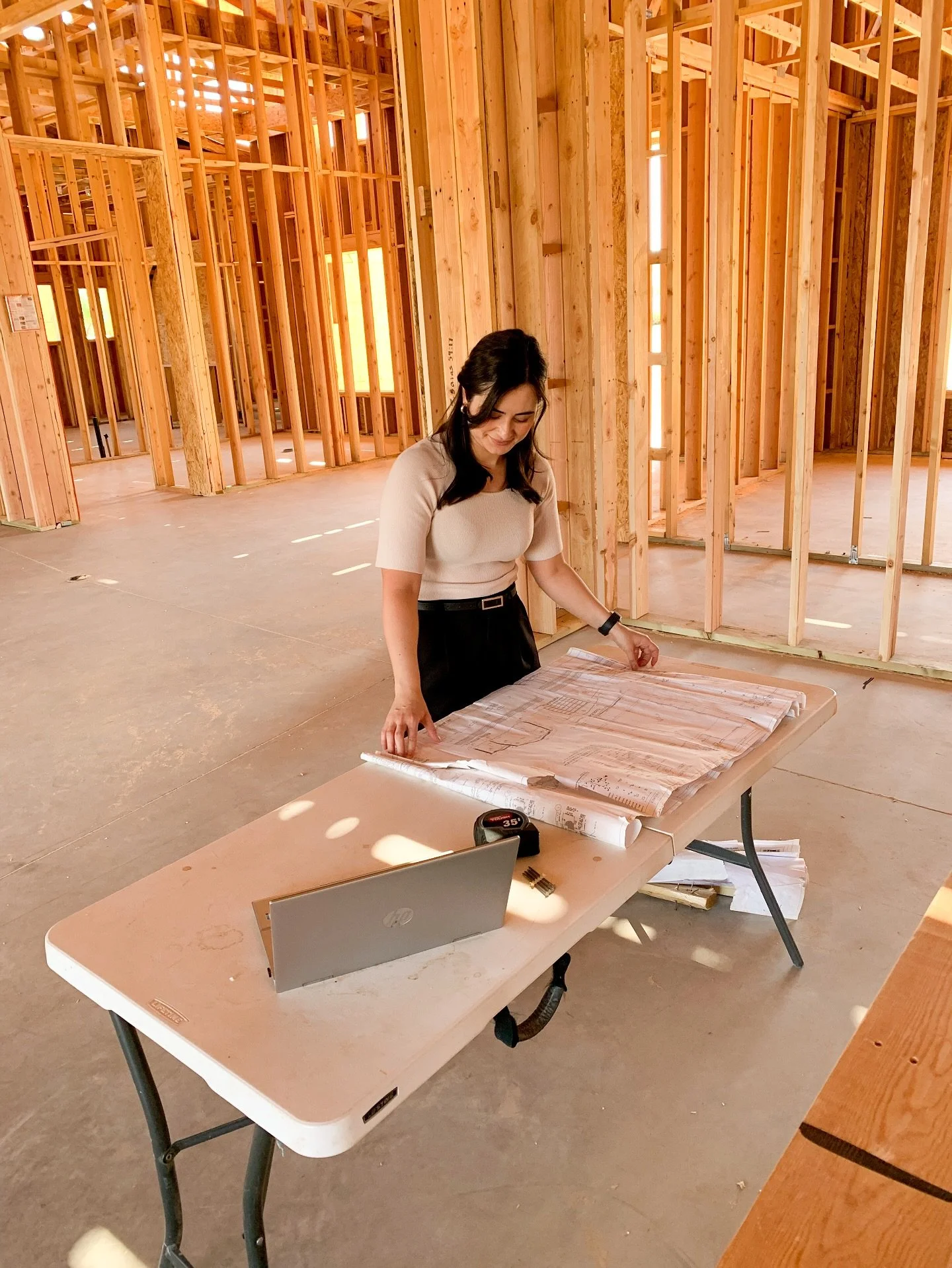 ✨ Happy Friday! ✨
We&rsquo;re wrapping up the week grateful and lots of exciting office work:

1️⃣ Sending out a quote
2️⃣ Sourcing for our new build
3️⃣ Finalizing drawings
4️⃣ Sending out emails to trades
5️⃣ Requesting tile samples

We truly love 