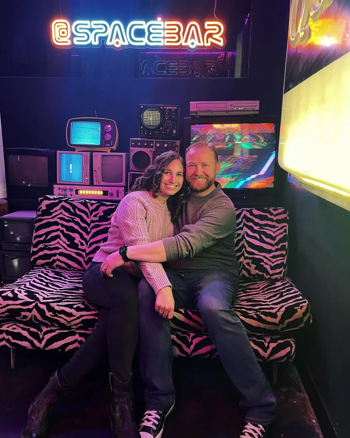 My (Megan) siblings are in town for Thanksgiving, so we finally made it out to @spacebararcade 🕹️in downtown Boise after dinner at @coadejimaboise! 😋

After a few other arcade games, I chose NIDHOGG @nidhoggstudio and that&rsquo;s all I wanted to p
